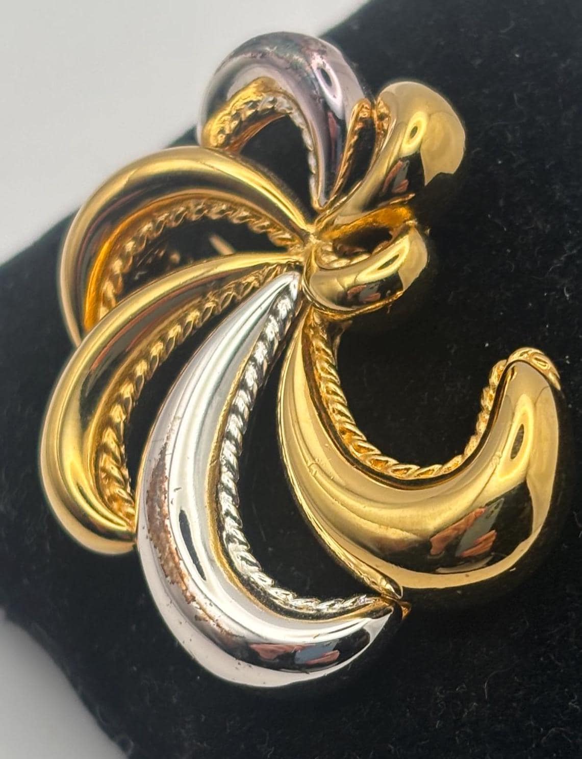Monet Silver & Gold Ribbon Brooch Pin, Jewelry Gifts, Lover Antiques and Vintage