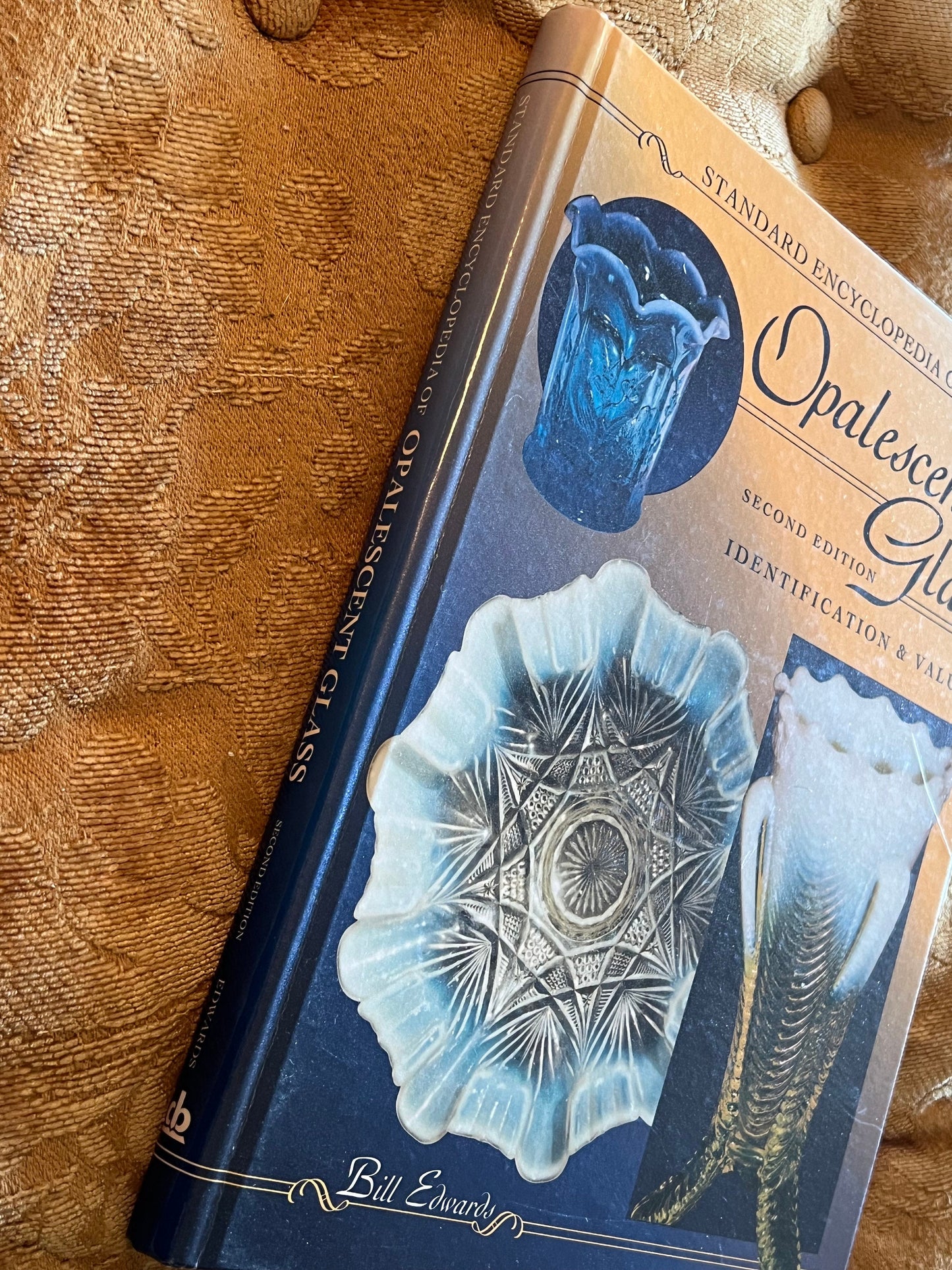 Opalescent Glass Encyclopedia: Identification & Values Guide, 2nd Edition