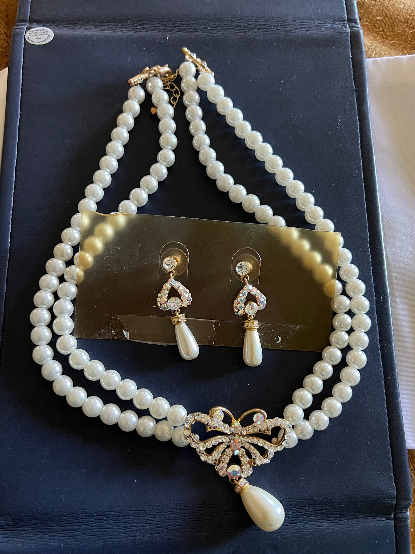 Vintage Butterfly Rhinestone Faux Pearl Necklace & Earrings Set