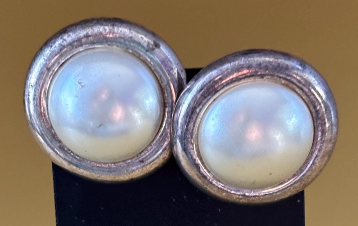 Vintage Pearl Clip On Earrings, Circle Gold Tone Jewelry