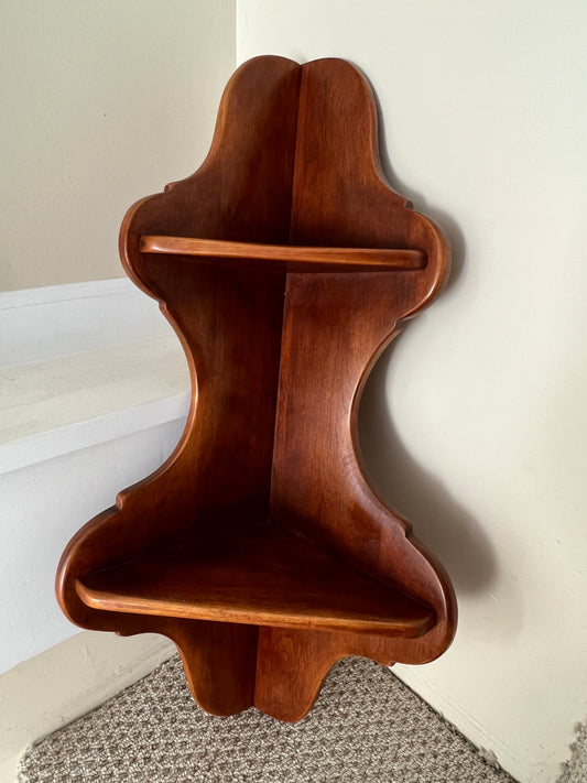 Cushman Colonial Creations Hanging Corner Shelf No. 3-37 Wall Shelf Wall Rack Lover Antiques and Vintage