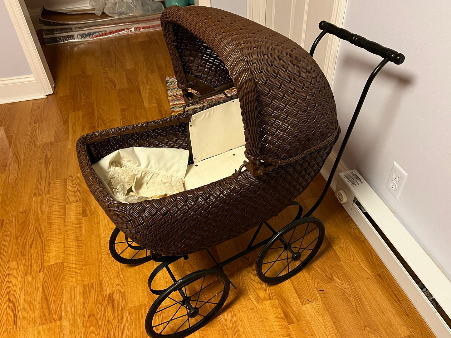Antique Wicker baby pram doll carriage in beautiful condition