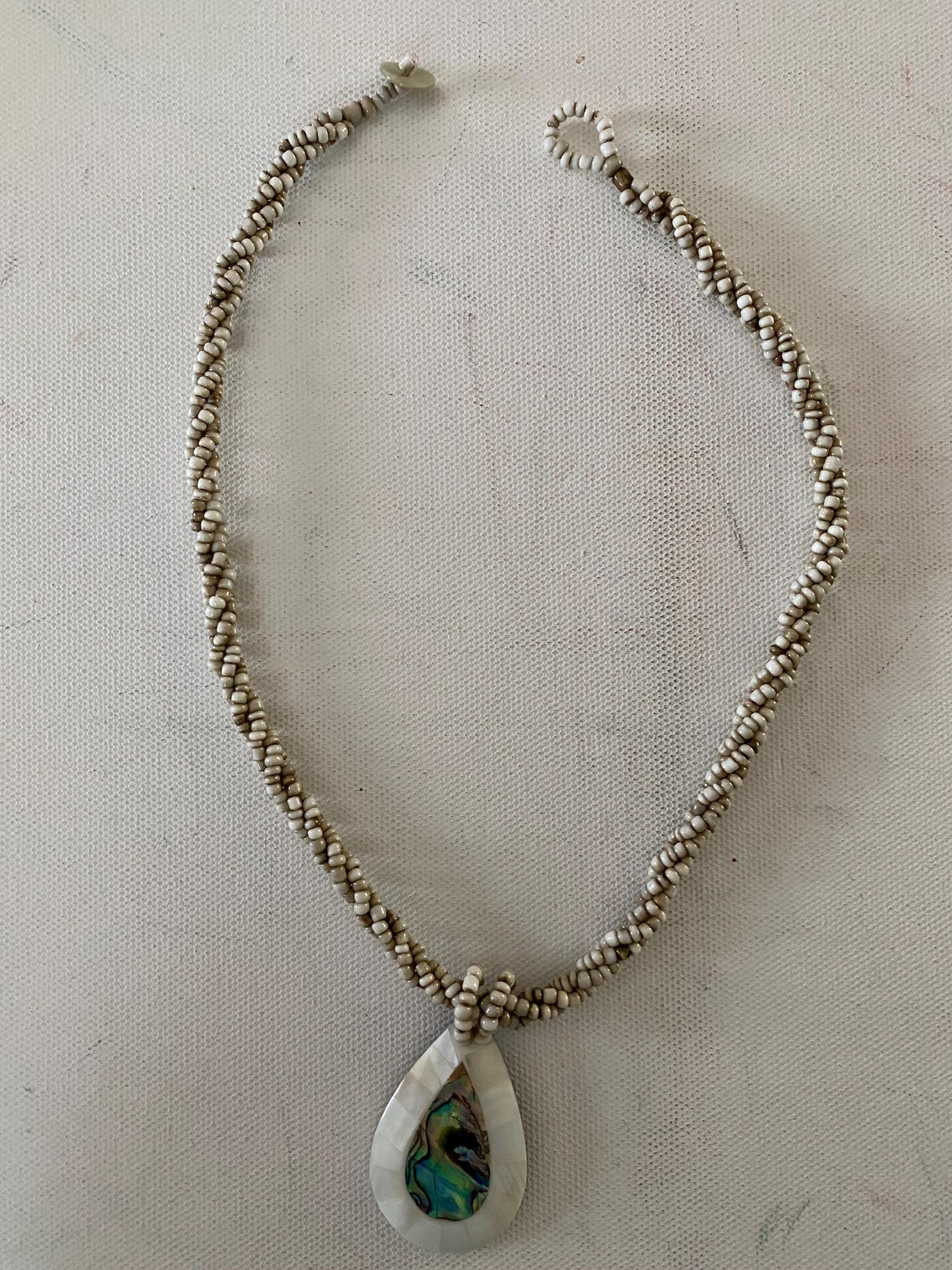Vintage Hawaiian Shell Style Pendant Necklace Lover Antiques and Vintage