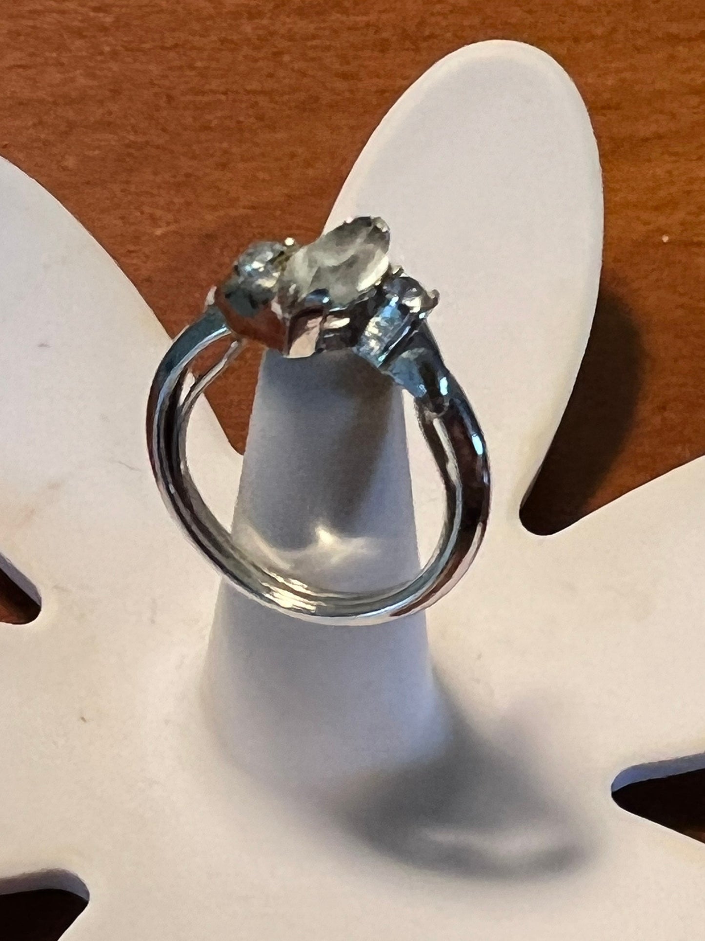 Vintage Avon Ring with blue gemstone in Diamond shape setting adjustable