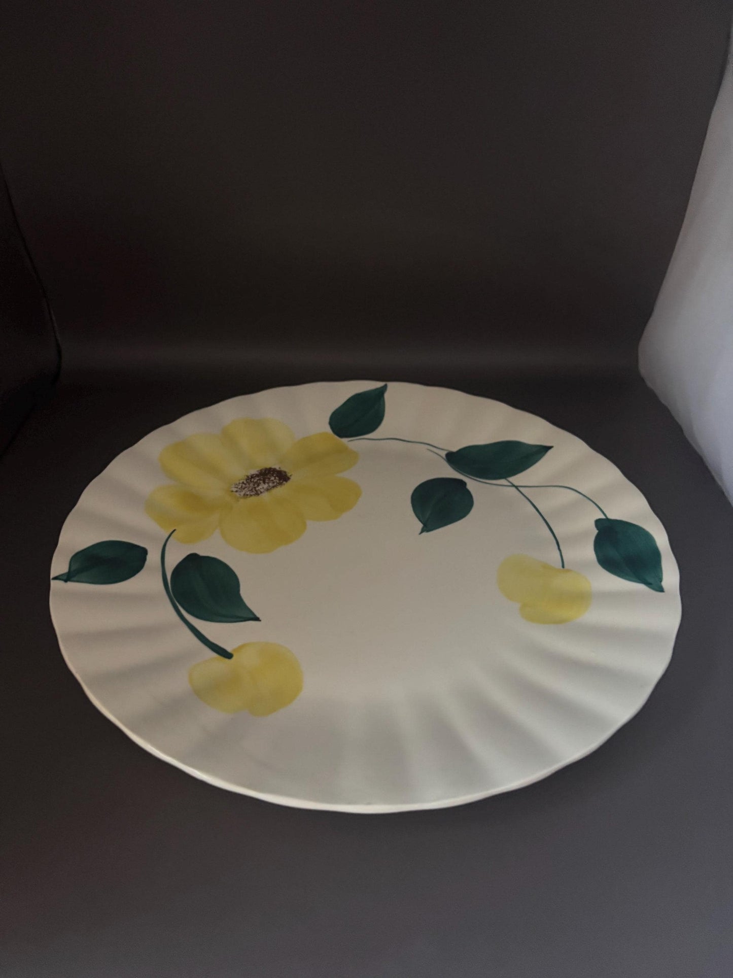 Blue Ridge Southern Potteries Dinner Plate, Ridge Daisy Yellow Flower Design, Lover Antiques and Vintage