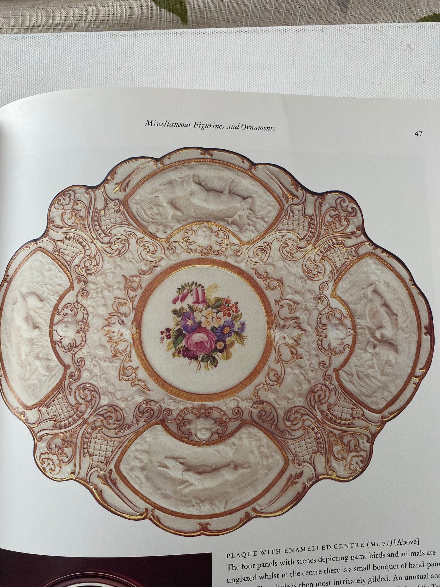 Belleek Irish Porcelain Guide by Marion Langham (1993 Hardcover)