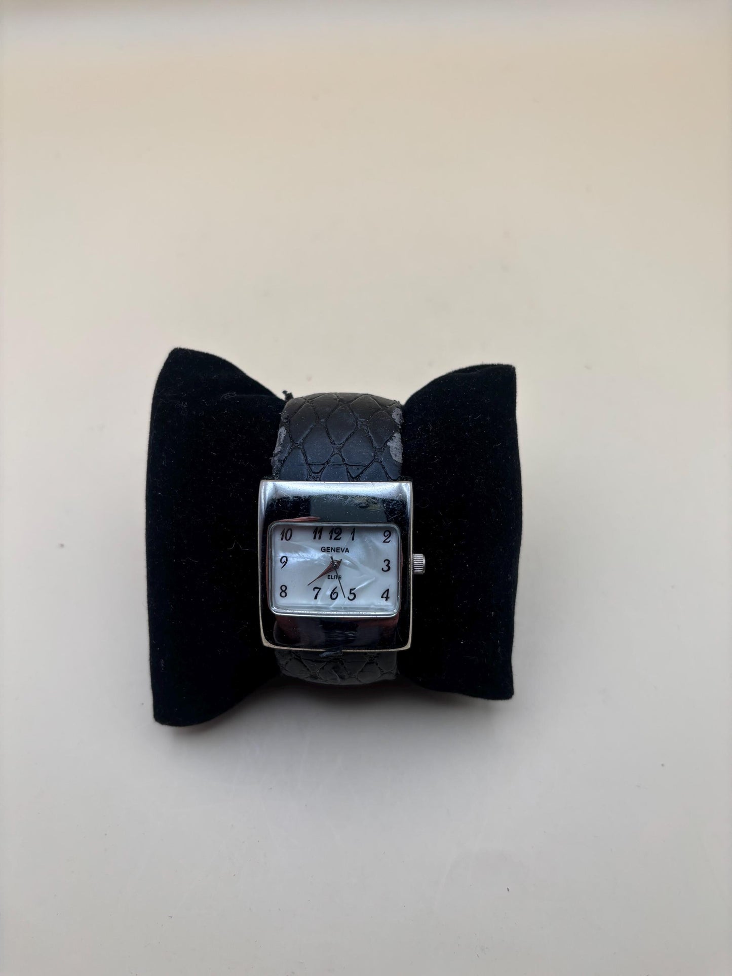 Vintage Geneva Elite Quartz Watch Number 712 Lover Antiques and Vintage
