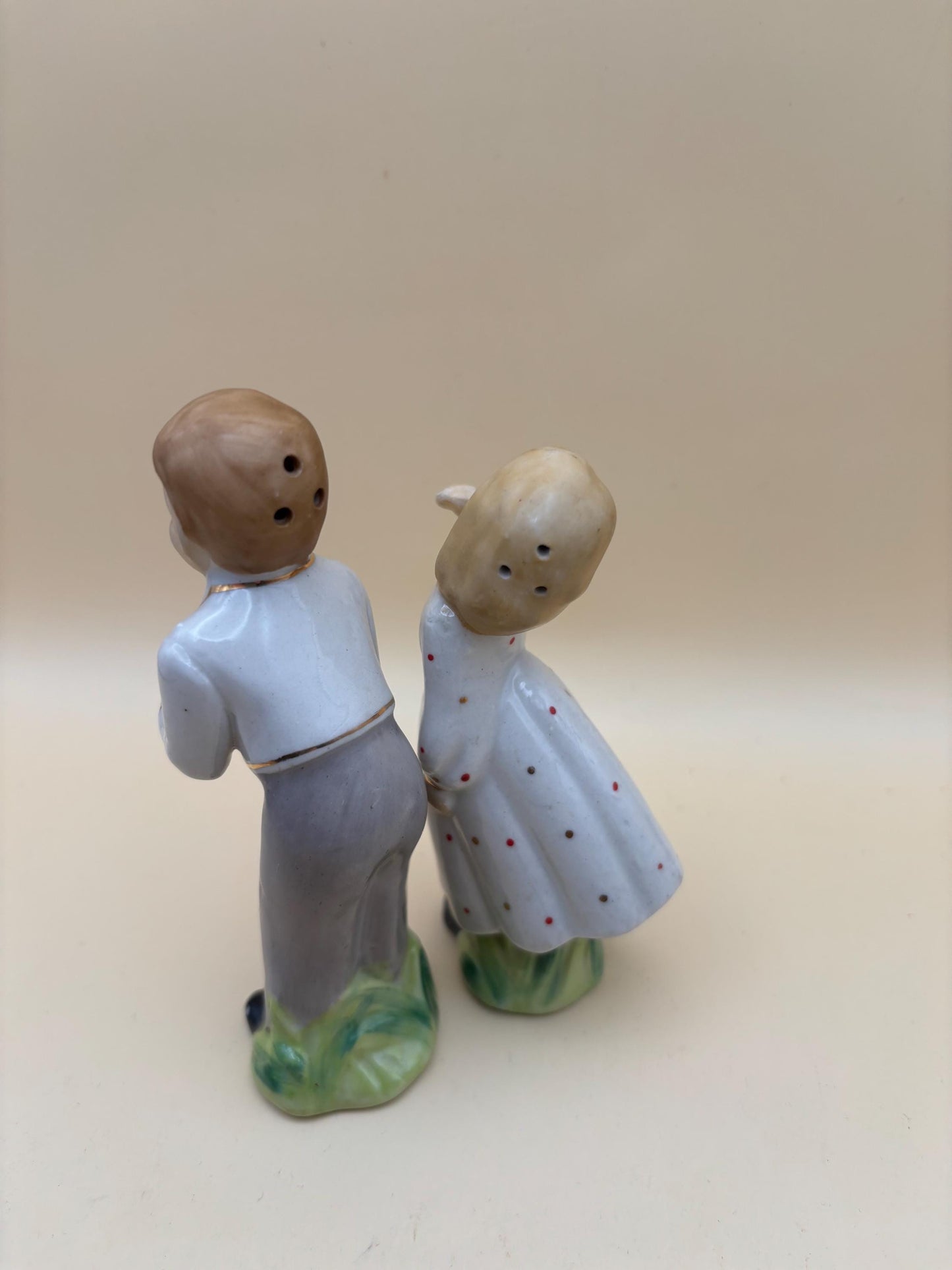 Vintage Bride and Groom Salt and Pepper Shakers Kissing Couple Lover Antiques and Vintage