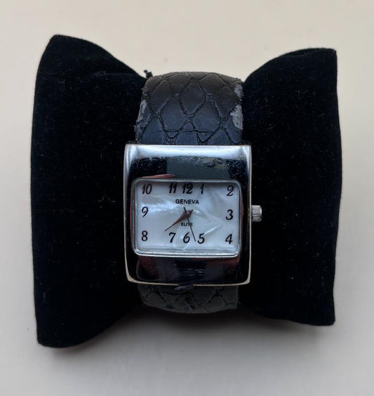 Vintage Geneva Elite Quartz Watch Number 712 Lover Antiques and Vintage