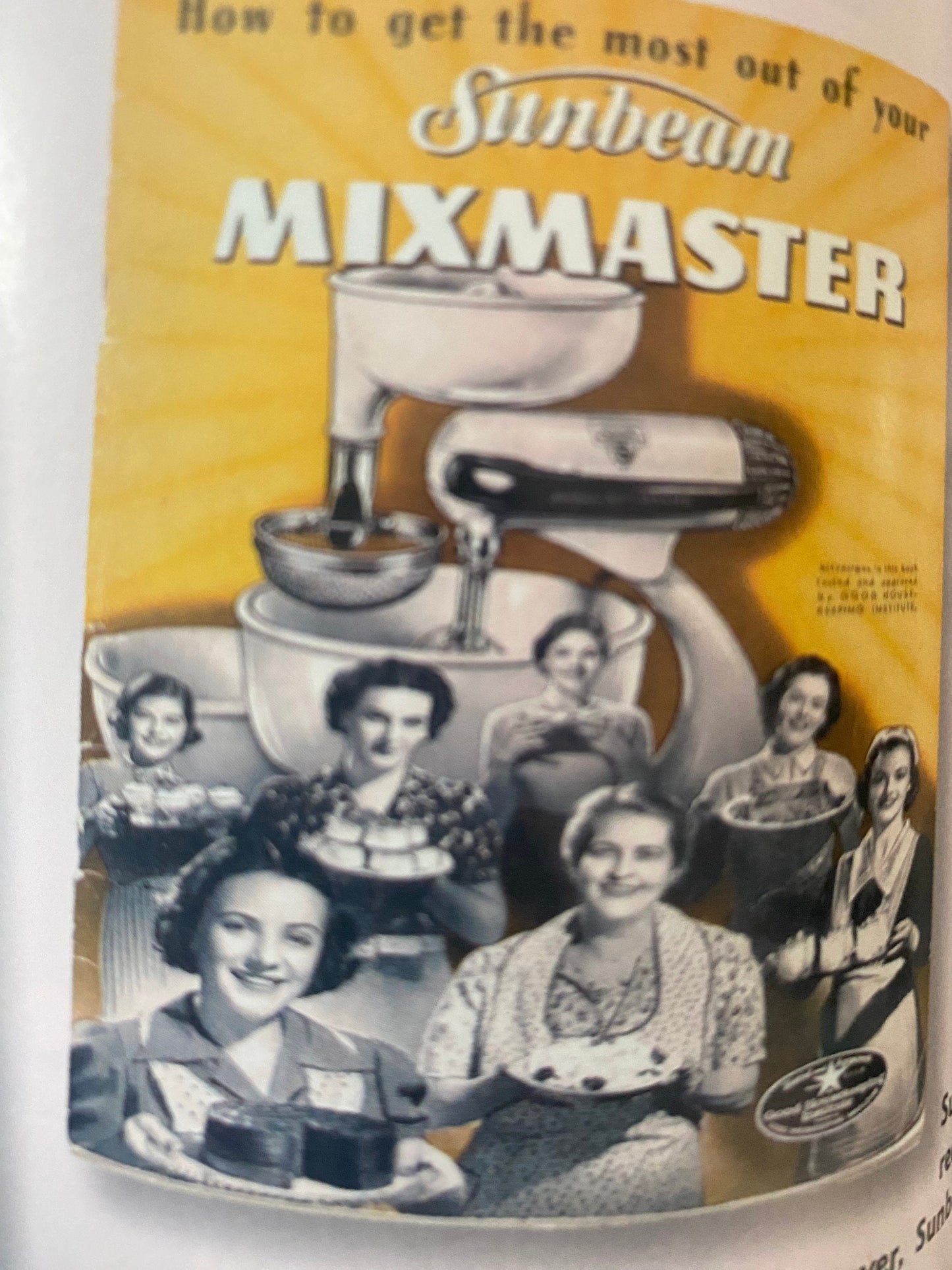 Vintage Kitchen Collectibles Book: 30s-50s Identification & Values Guide