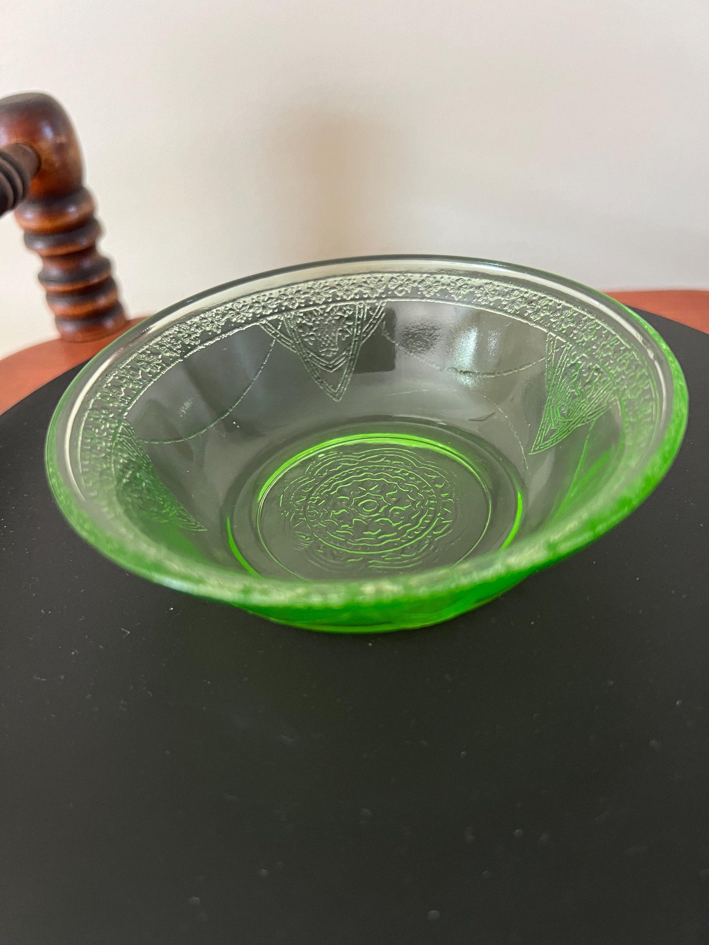 Vintage Uranium Glass Bowl: Georgian Lovebirds Design