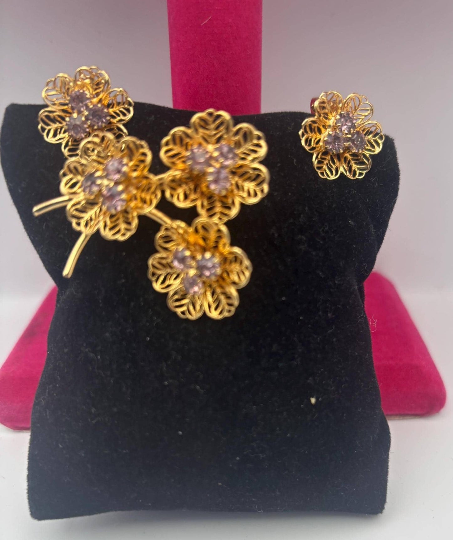 Sarah Coventry Allusion Gold Filligree Flower Brooch & Matching Earrings