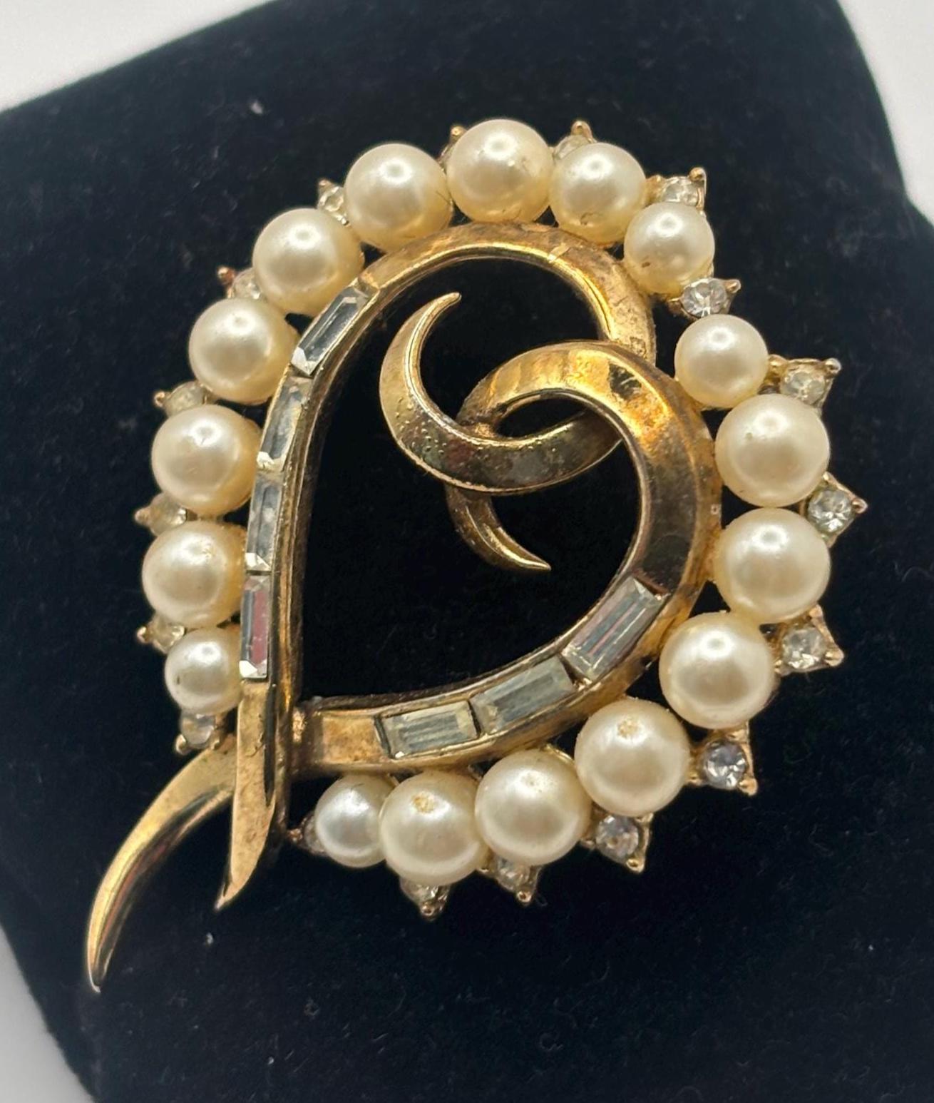 Crown Trifari Heart Brooch by Alfred Philippe, Skylark Romantic Heart Series