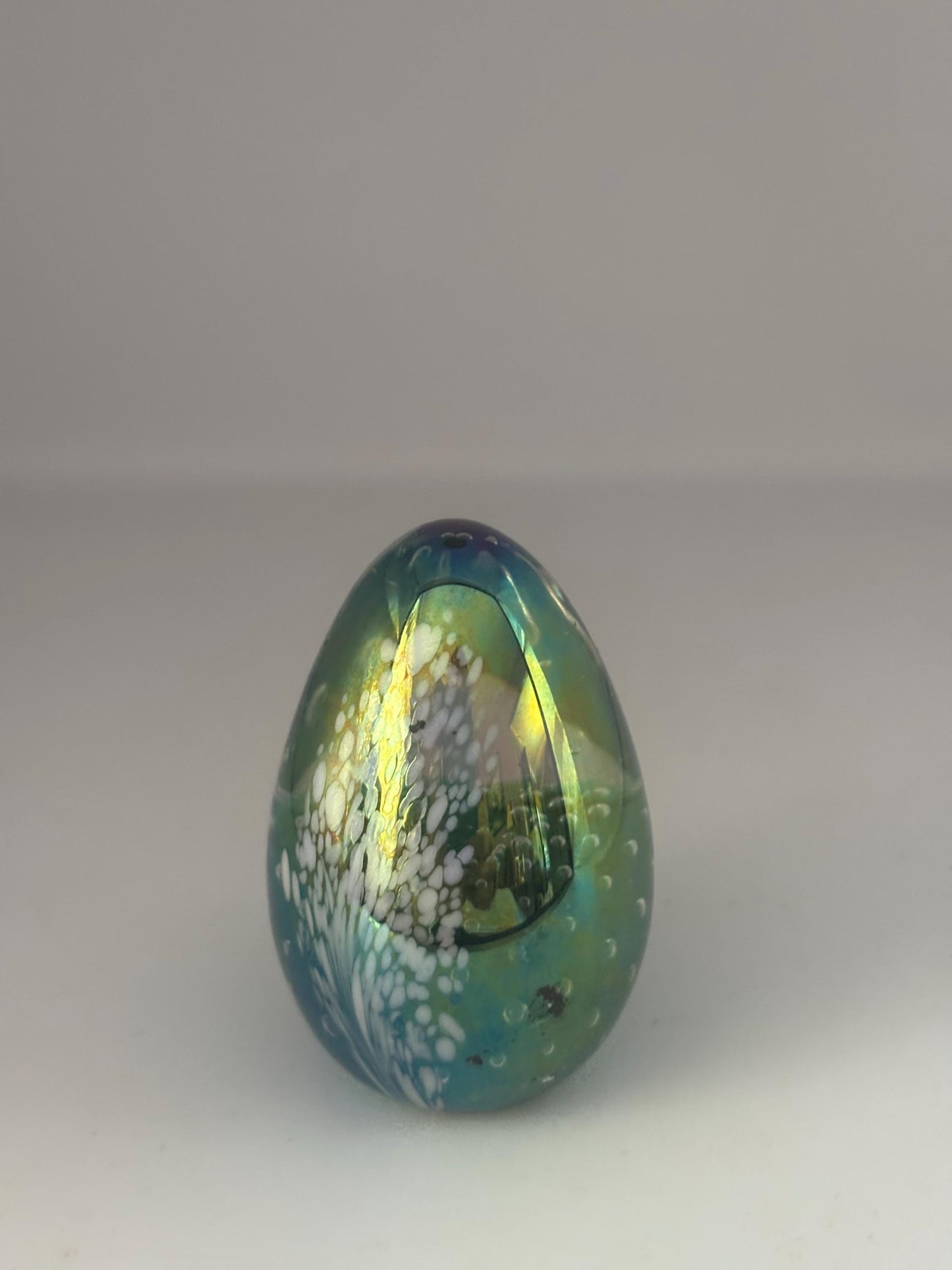 Vintage Glass Eye Studio Iridescent Art Glass Egg Paperweight Signed 1992 Seattle Collectible
