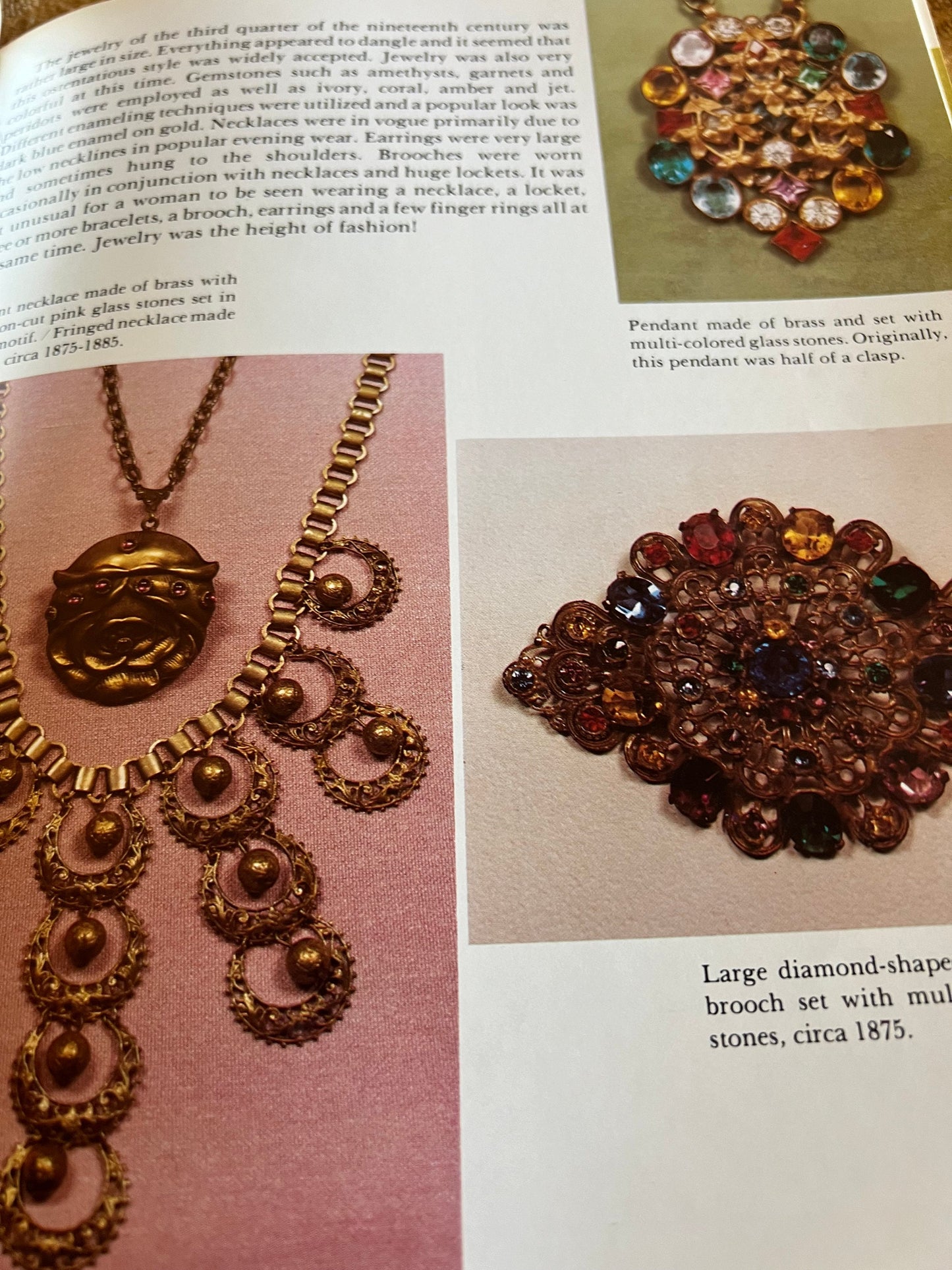Popular Jewelry 1840-1940 Guide Book, by Roseann Ettinger, Original from 1990, Costume Jewelry Book, Lover Antiques and Vintage