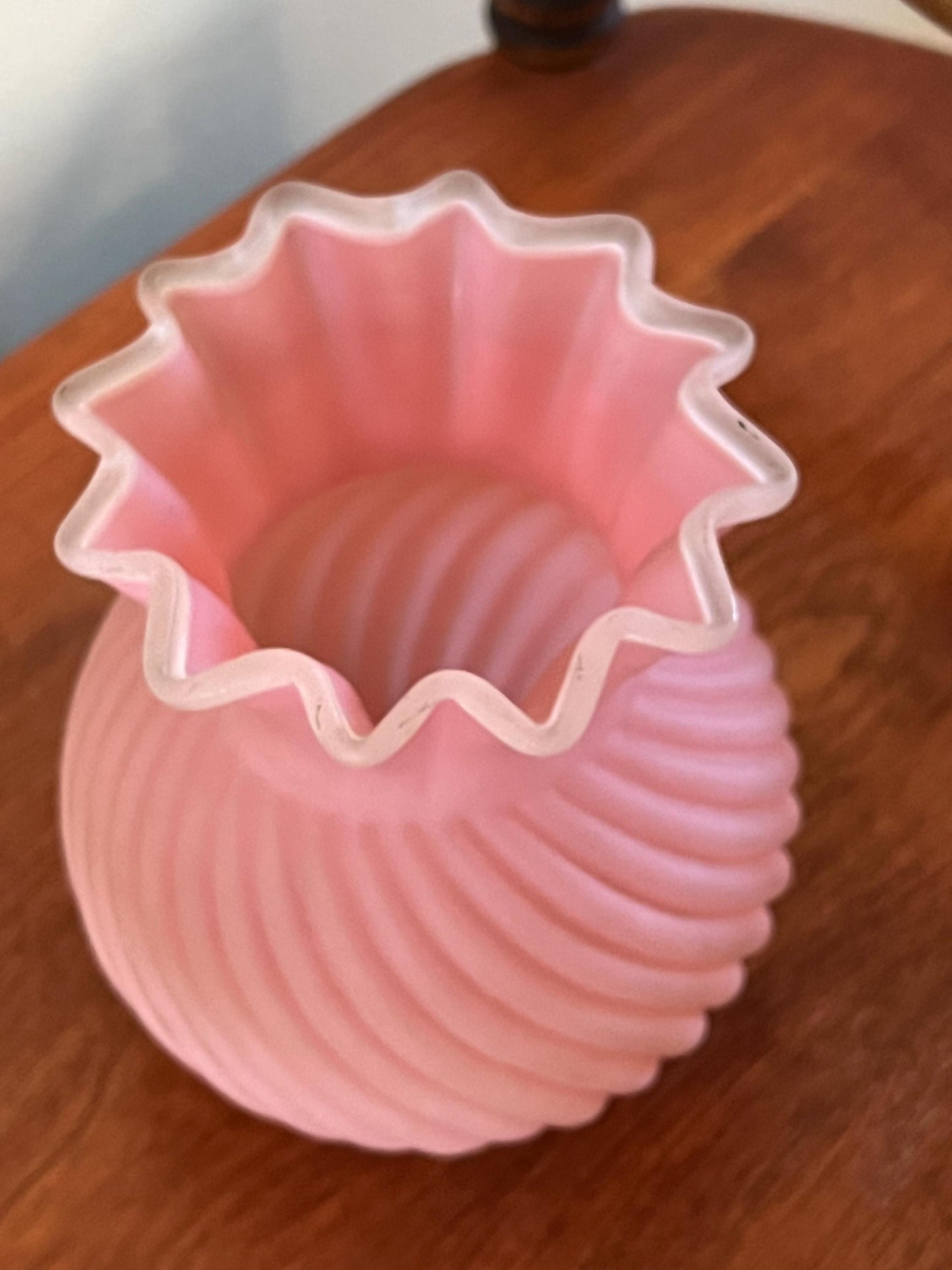 Sandwich Glass Peach Blow Glass Vase with Swirl Ruffled Top Optic Pink Art