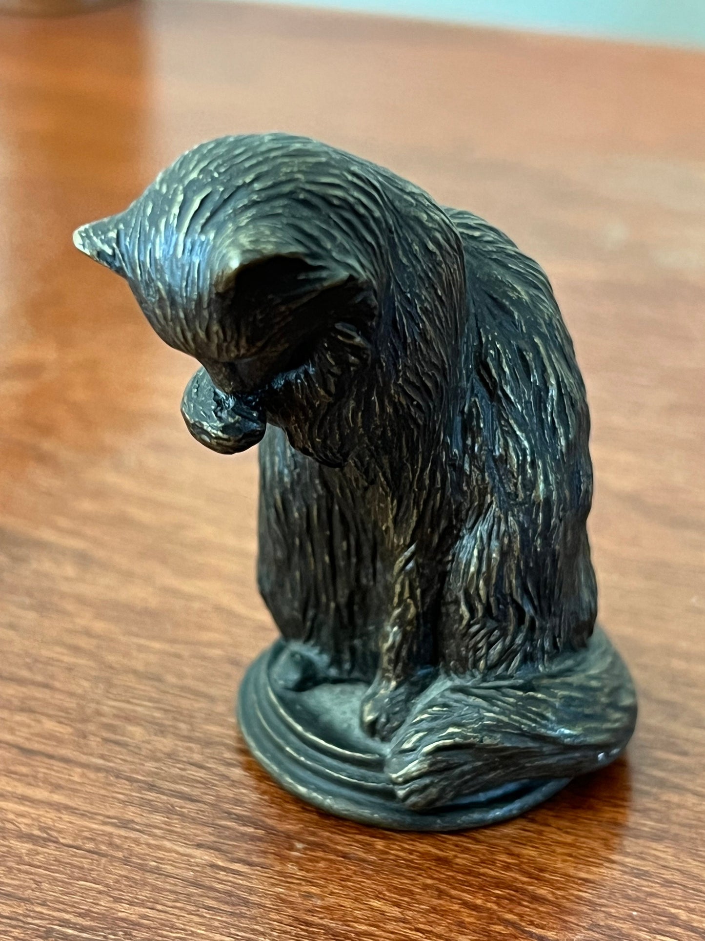Vintage Franklin Mint Pewter Cat Figurine: Paw Licking Statue