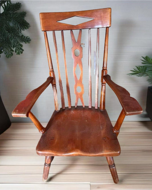 Cushman Colonial Banister Back Wood Chair No. 6182: Rustic Farmhouse Decor