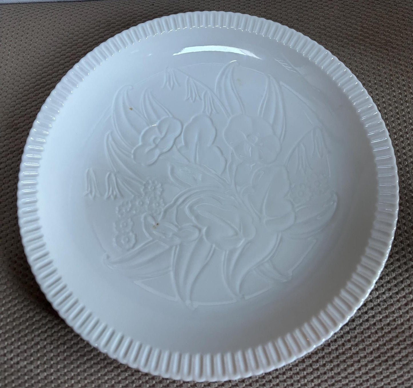 Vintage Shelledge White Large Dinner Plate with Narrow Flutes Edging Syracuse China Lover Antiques and Vintage