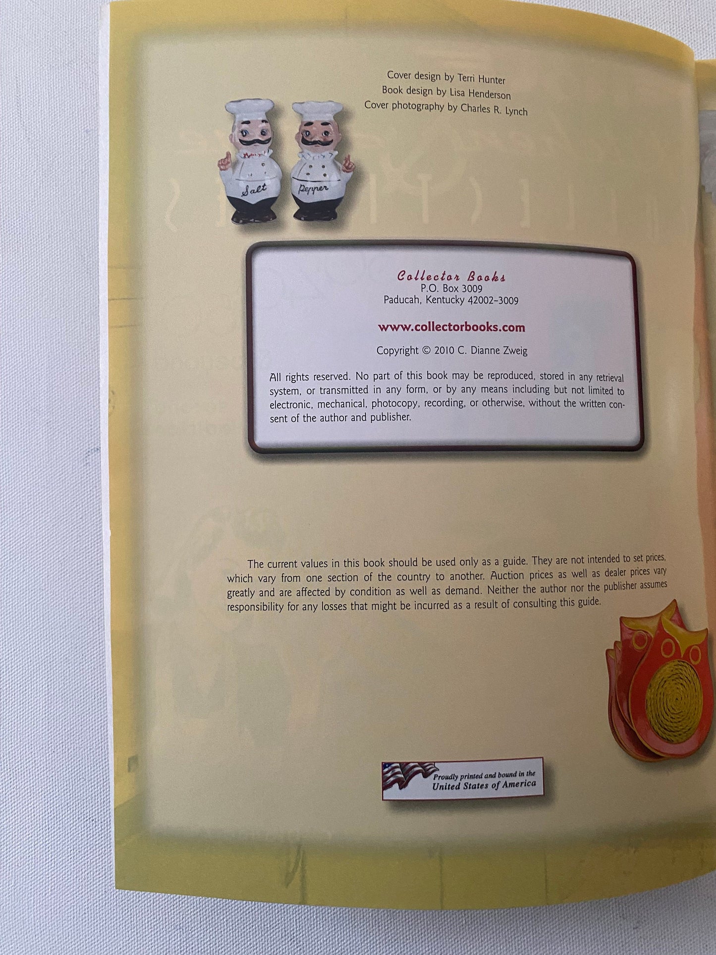 Vintage Kitchen Collectibles Book: 30s-50s Identification & Values Guide