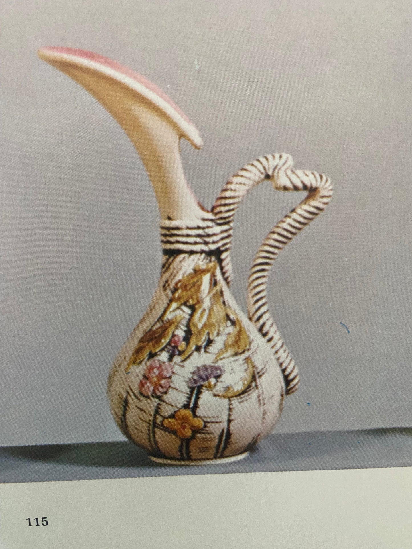 The Collector’s Encyclopedia of Hull Pottery Book, by Brenda Roberts, Lover Antiques and Vintage