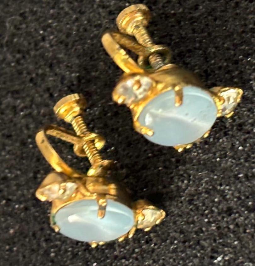 Vintage Green & Gold Stone Earrings Lover Antiques and Vintage