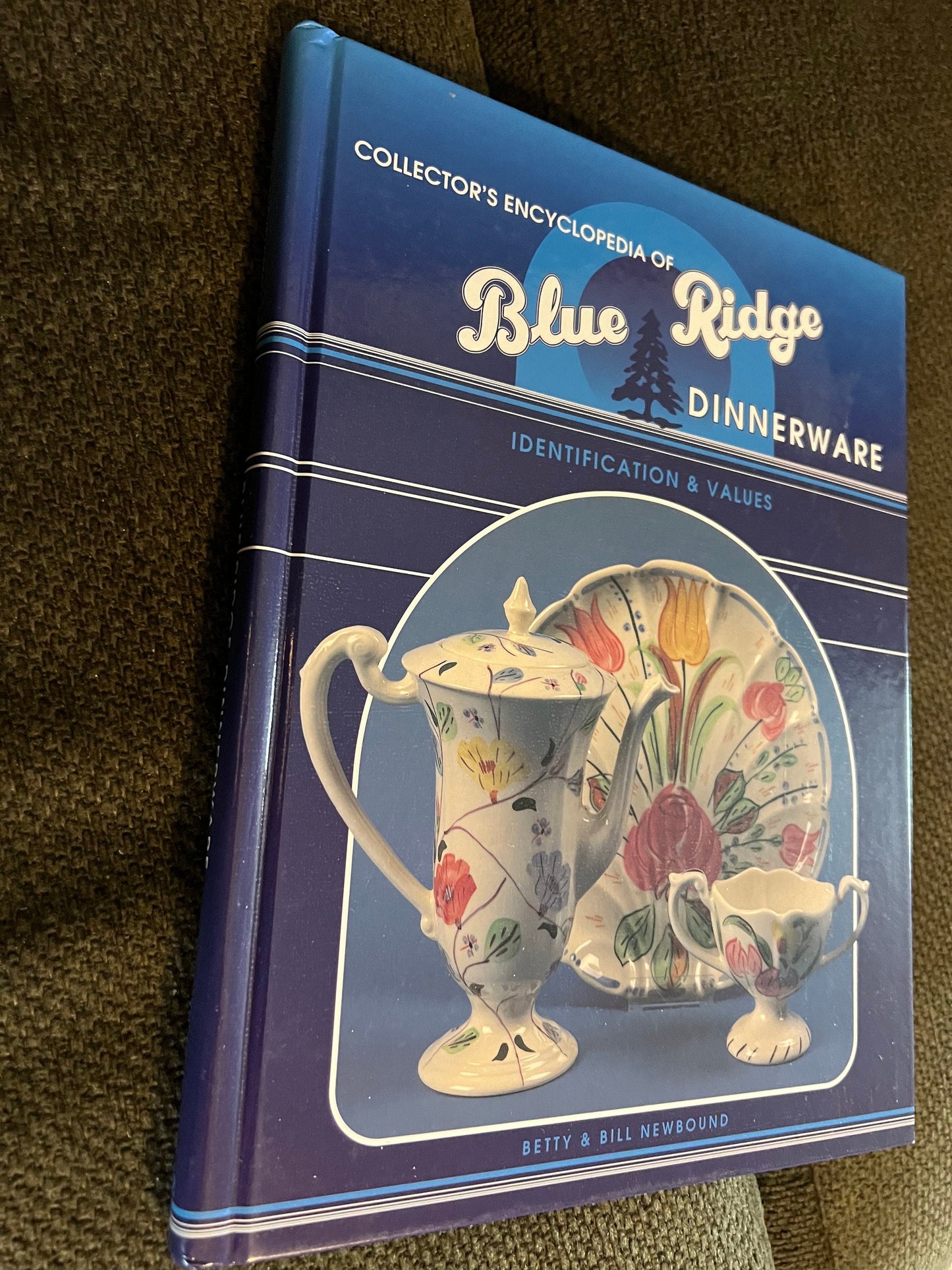 Blue Ridge Dinnerware Encyclopedia: Identification & Values Guide