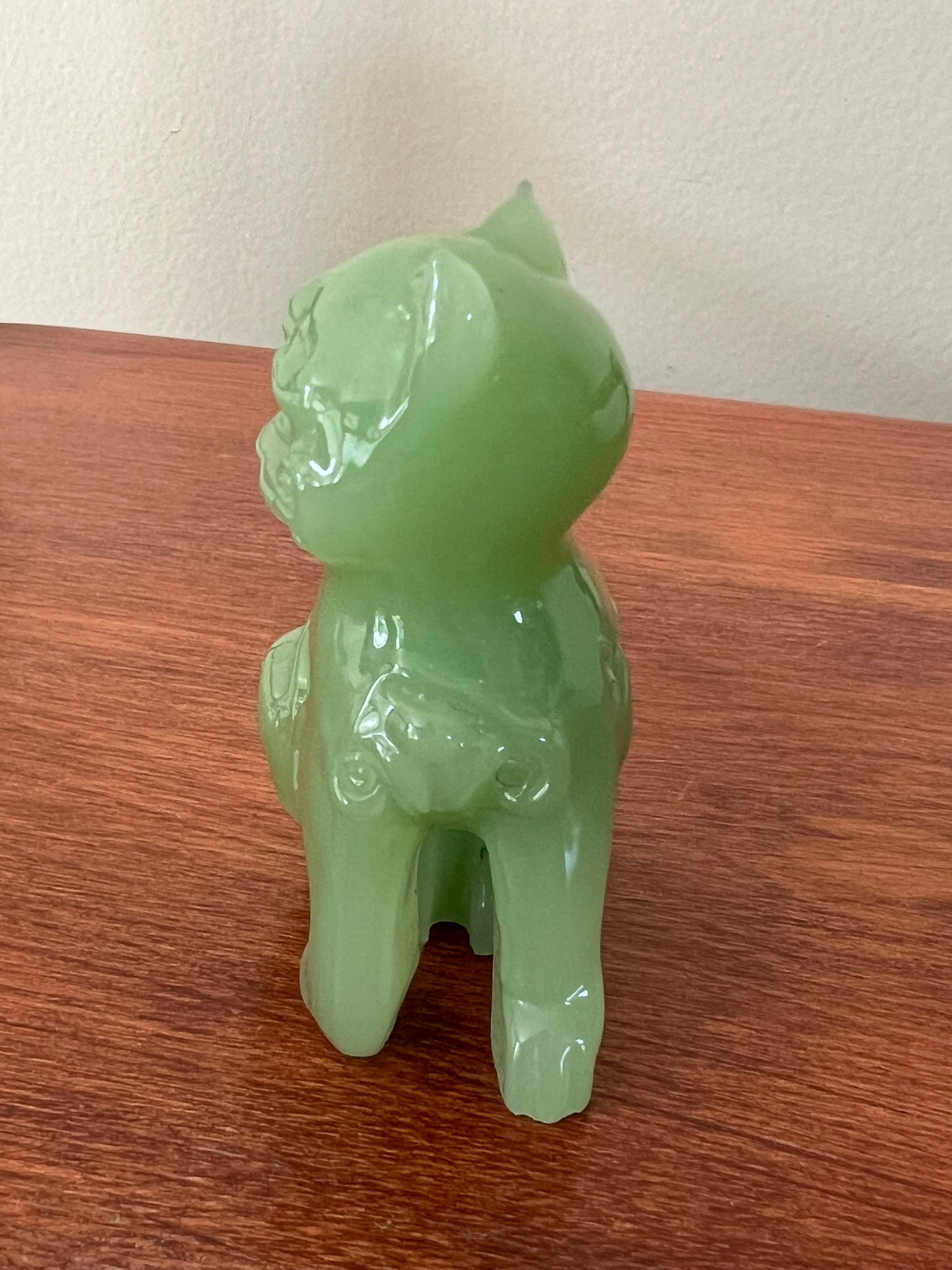 Vintage Jadeite Cat Figurine: Faberge Franklin Mint, 1986