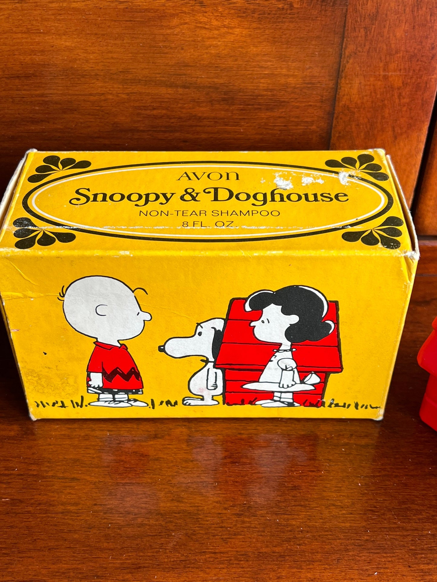 Vintage Avon Snoopy Doghouse Shampoo: 1980s Collectible with Box