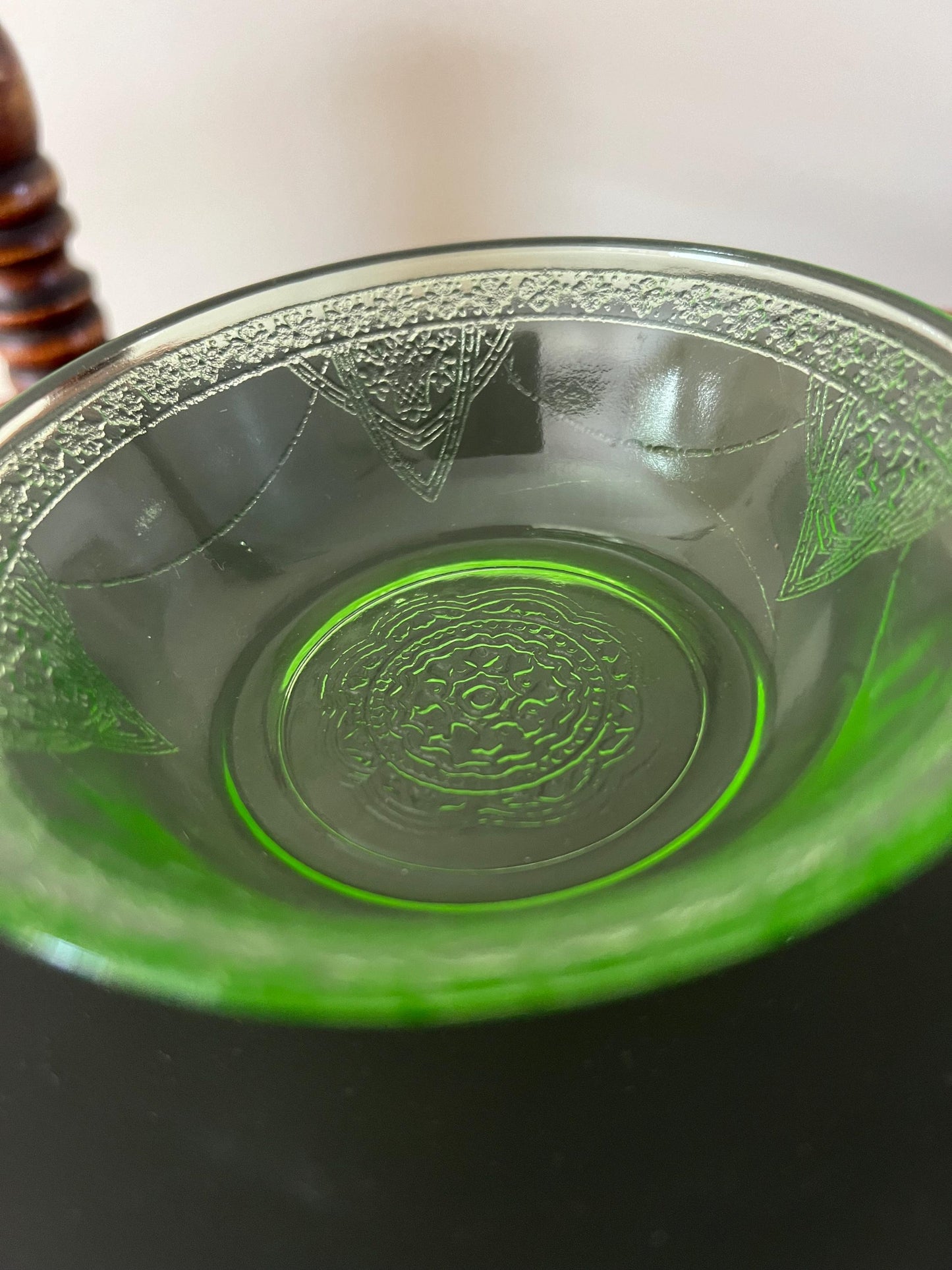 Vintage Uranium Glass Bowl: Georgian Lovebirds Design