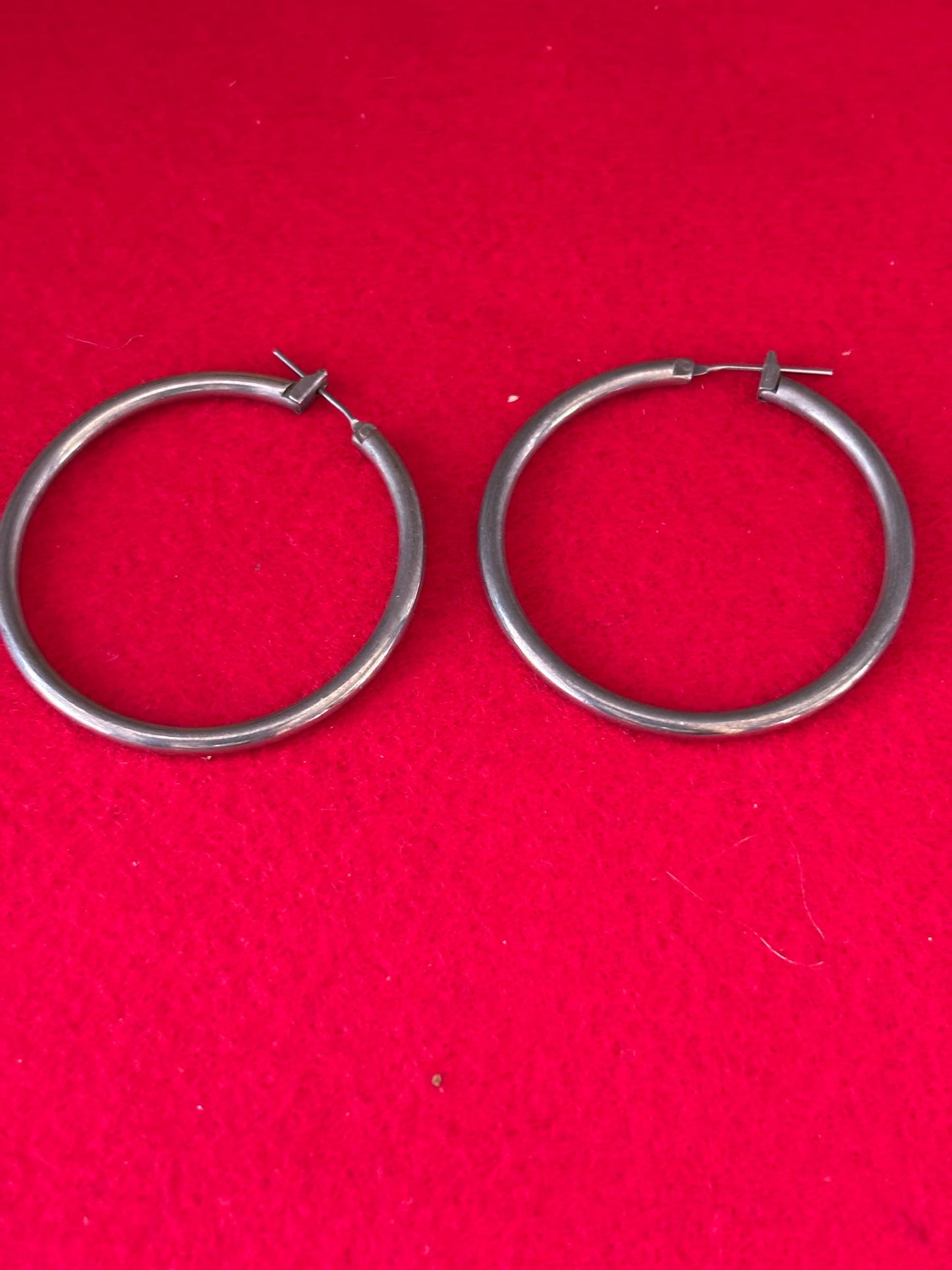 Vintage Silver Hoop Earrings Classic Round Unisex Jewelry Mid-Century Modern Style Gift