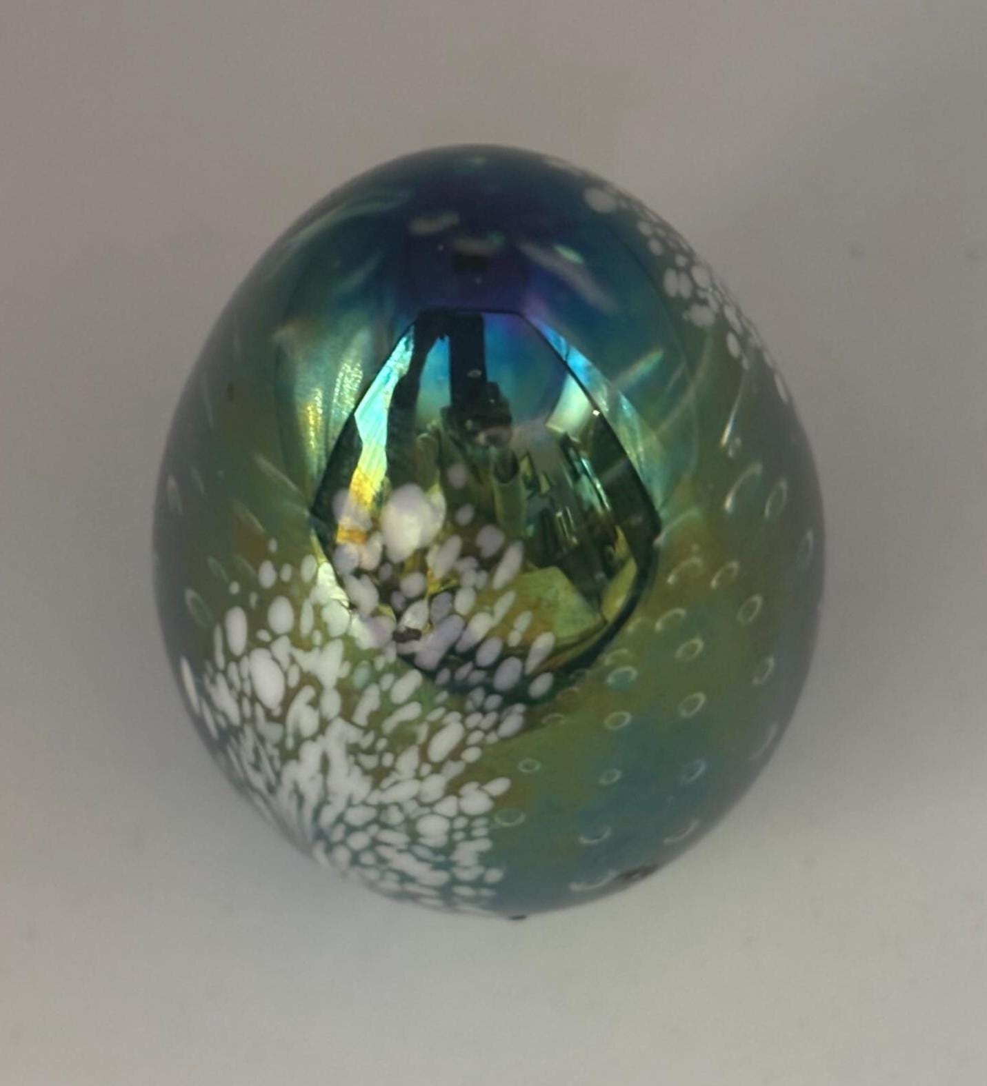 Vintage Glass Eye Studio Iridescent Art Glass Egg Paperweight Signed 1992 Seattle Collectible