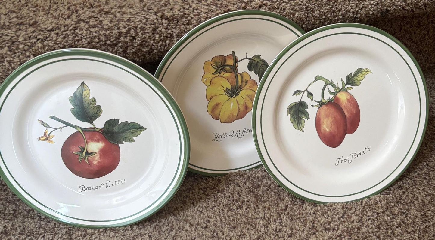 Williams Sonoma Heirloom Tomatoes Collectible Plate, Yellow Ruffled, Tree Tomato, Boxcar Willie, Lover Antiques and Vintage