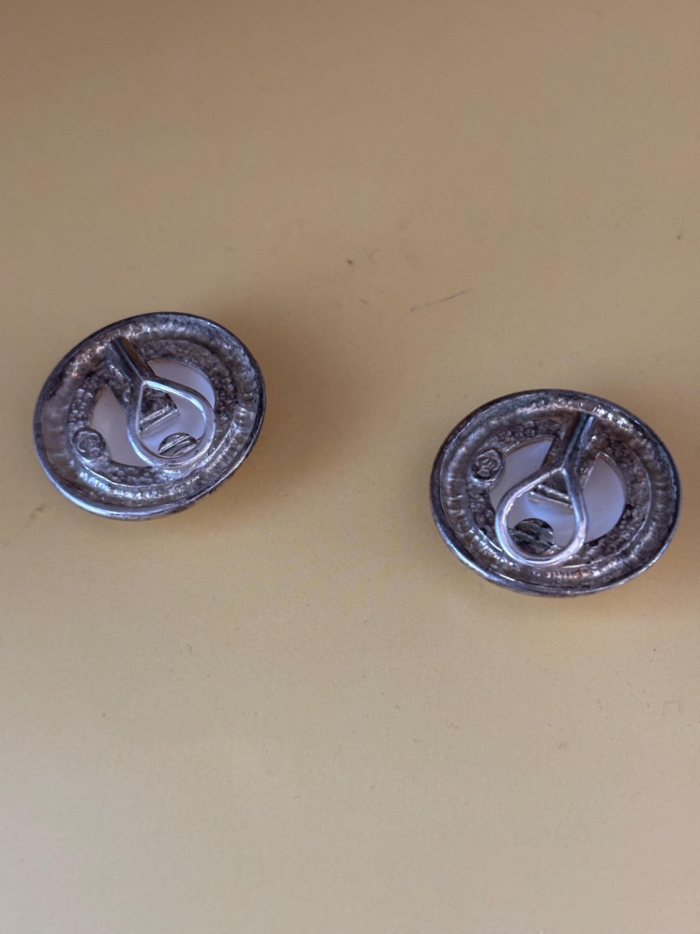 Vintage Pearl Clip On Earrings, Circle Gold Tone Jewelry