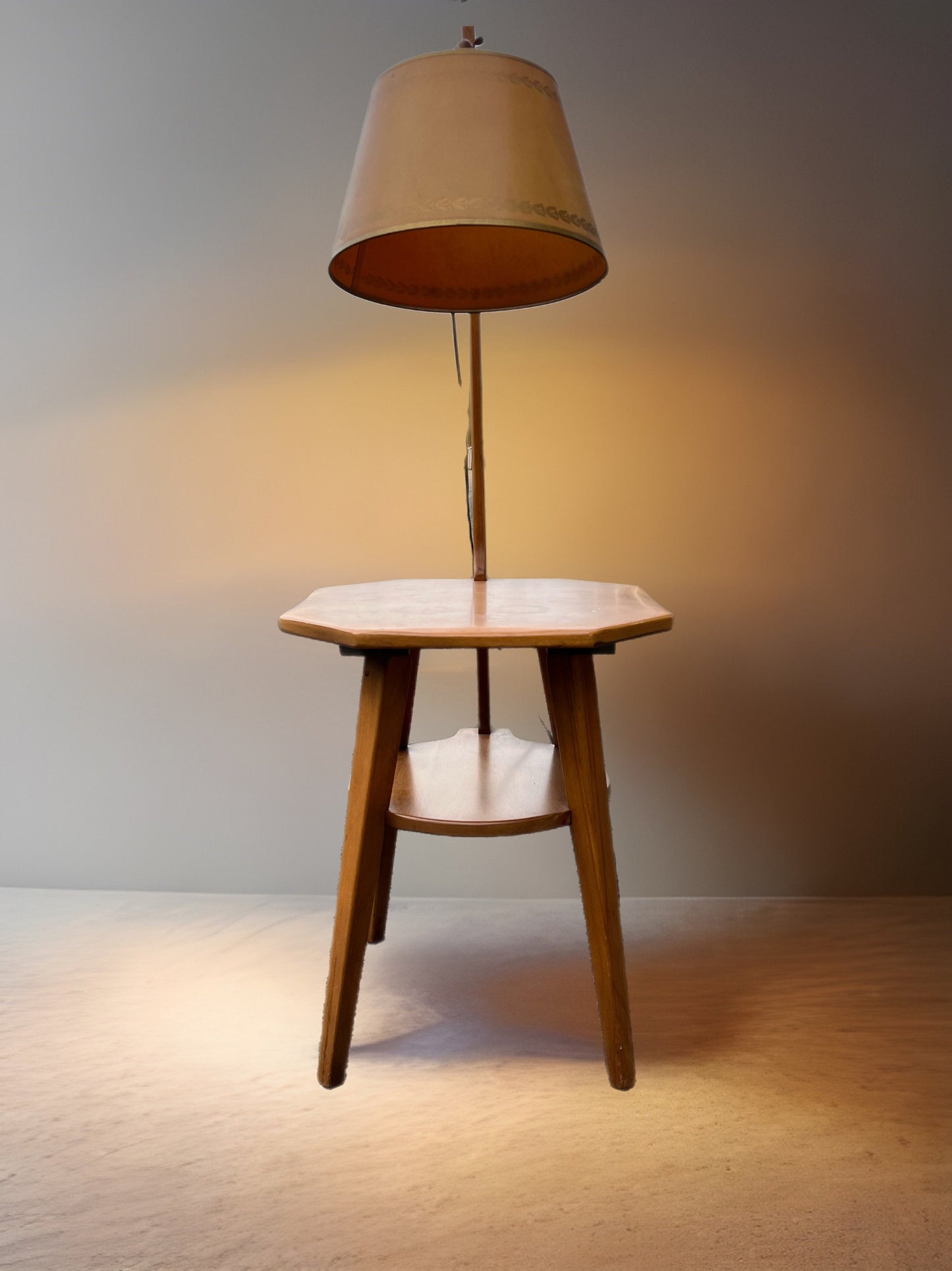 Cushman Colonial Two-Shelf Table Lamp No. 5402 - Mid-Century Modern