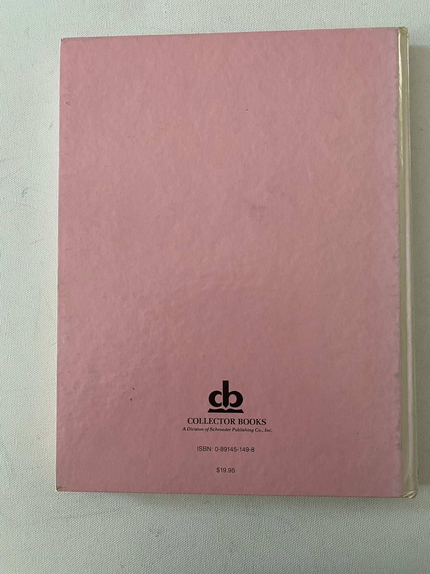 The Collector’s Encyclopedia of Hull Pottery Book, by Brenda Roberts, Lover Antiques and Vintage