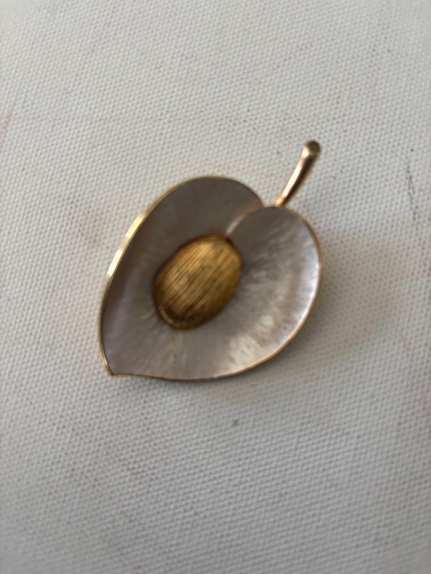 Vintage Pastelli Leaf Brushed Gold Tone Pin Brooch Lover Antiques and Vintage