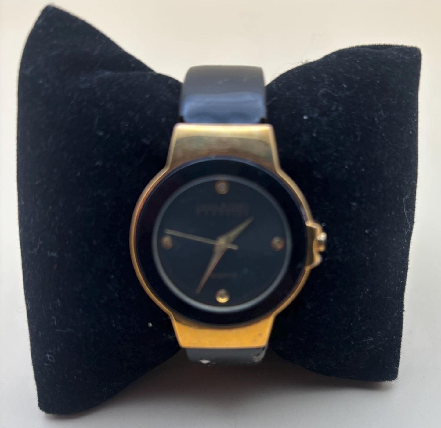Vintage Joan Rivers Quartz Women's Watch Classic Number V371 Lover Antiques and Vintage