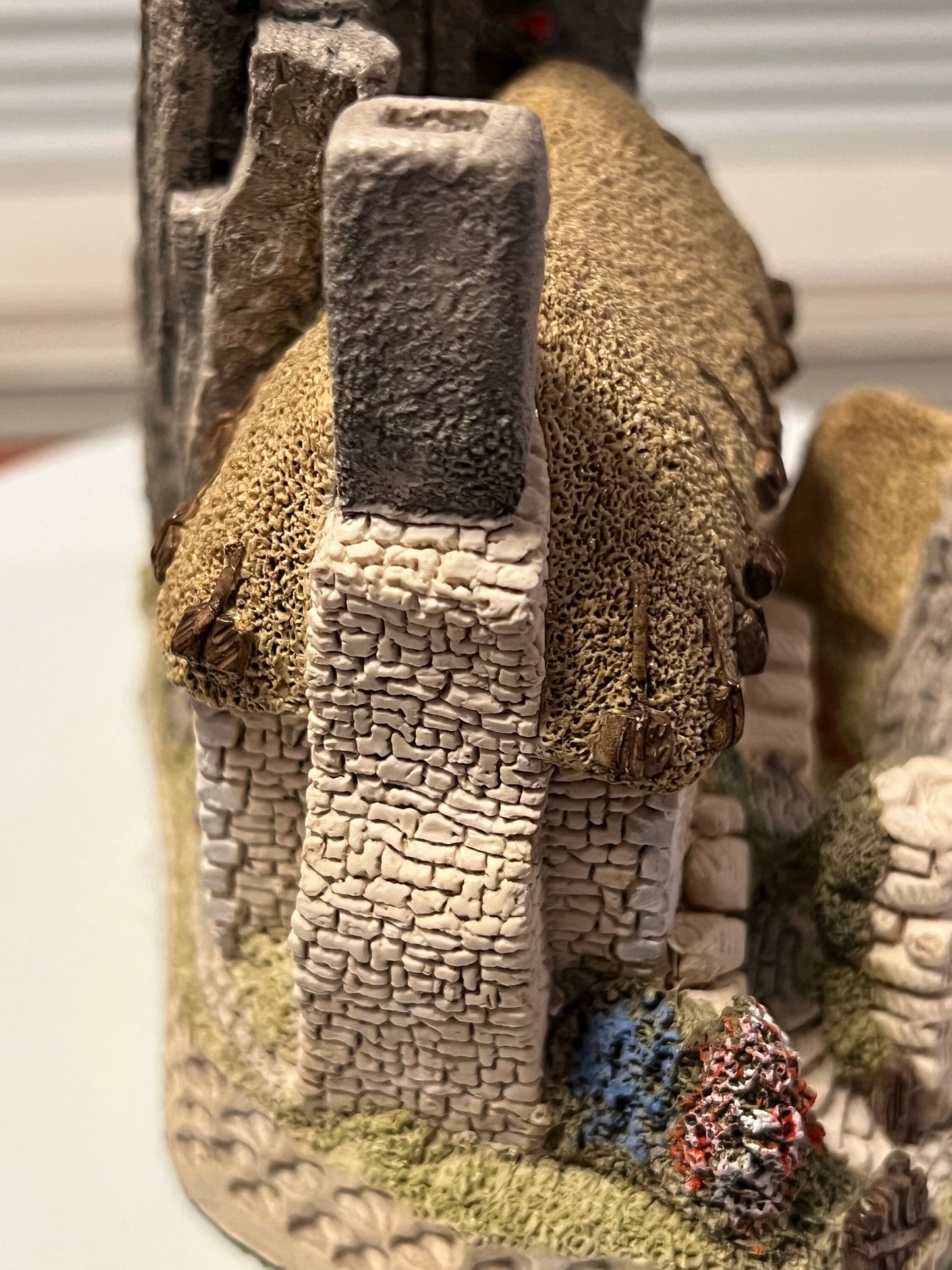 Vintage David Winter Cottages Scottish Collection Crofter’s Cottage 1988 handmade hand painted Great Britain figurines David Hine