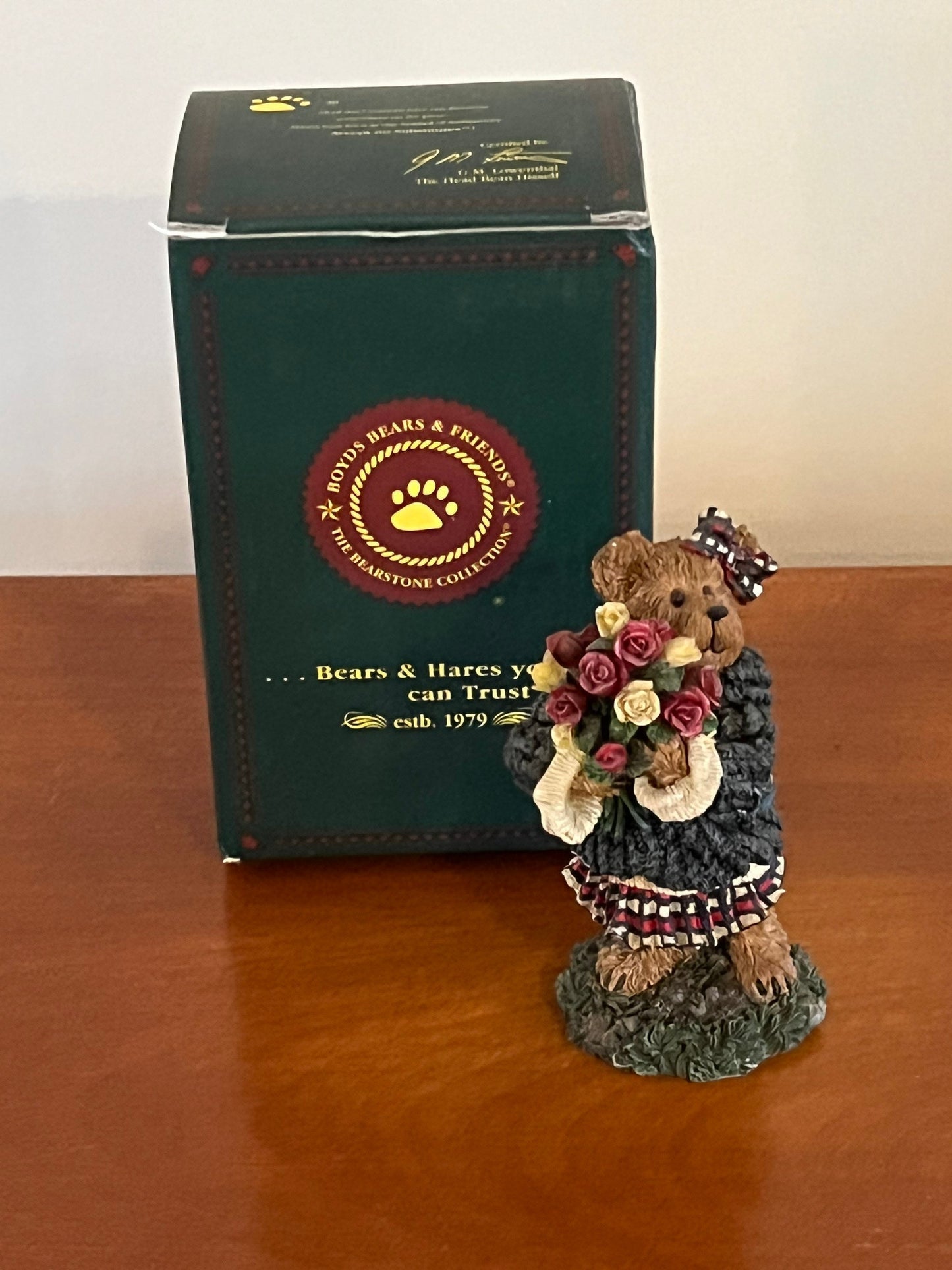 Boyds Bears & Friends Rosalie Bearheart Love is in the Air No. 228415
