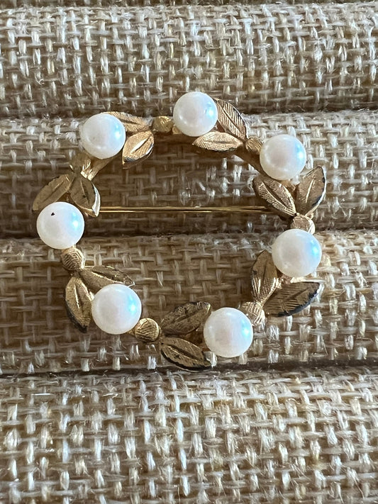 Vintage Gold Tone Wreath Brooch with Faux Pearls