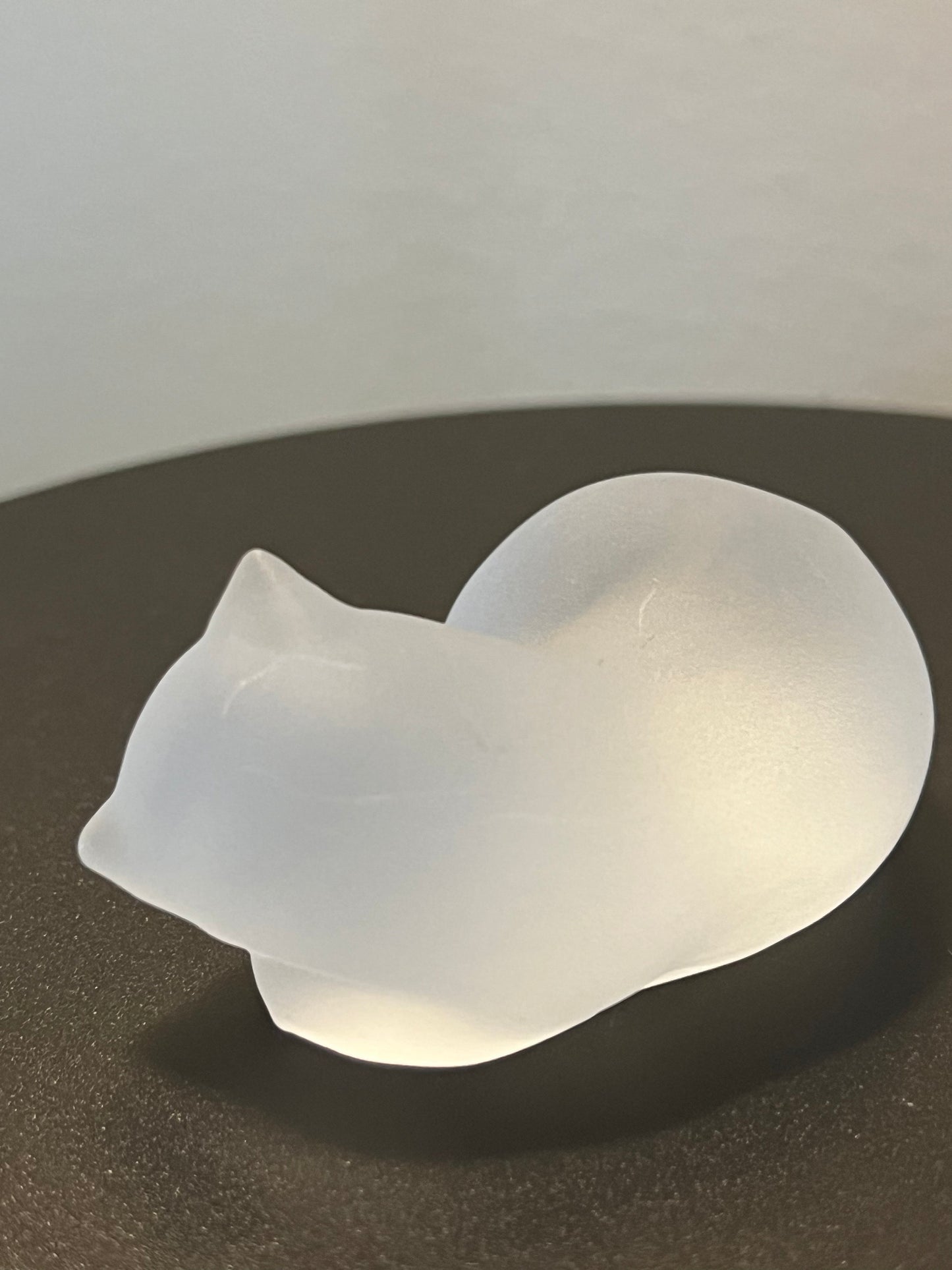 Vintage Franklin Mint Frosted Glass Sleeping Cat Figurine