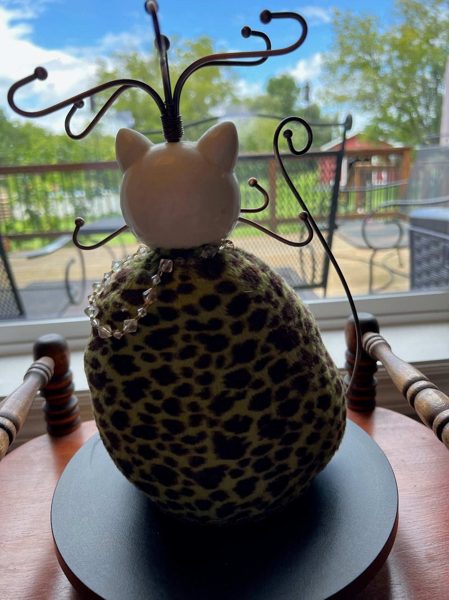 Vintage Cast Iron Cat Jewelry Stand: Ornate Necklace & Ring Holder