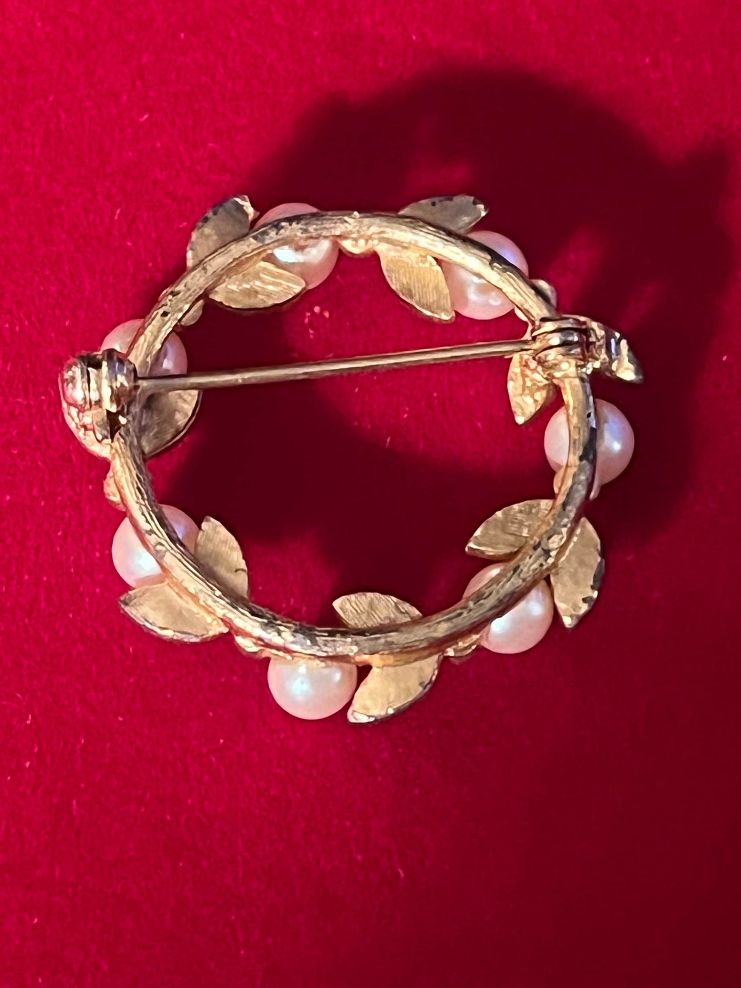 Vintage Gold Tone Wreath Brooch with Faux Pearls