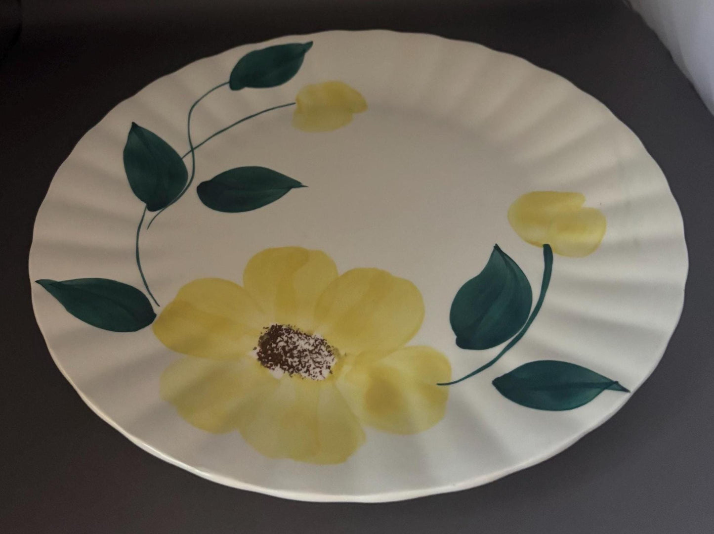 Blue Ridge Southern Potteries Dinner Plate, Ridge Daisy Yellow Flower Design, Lover Antiques and Vintage