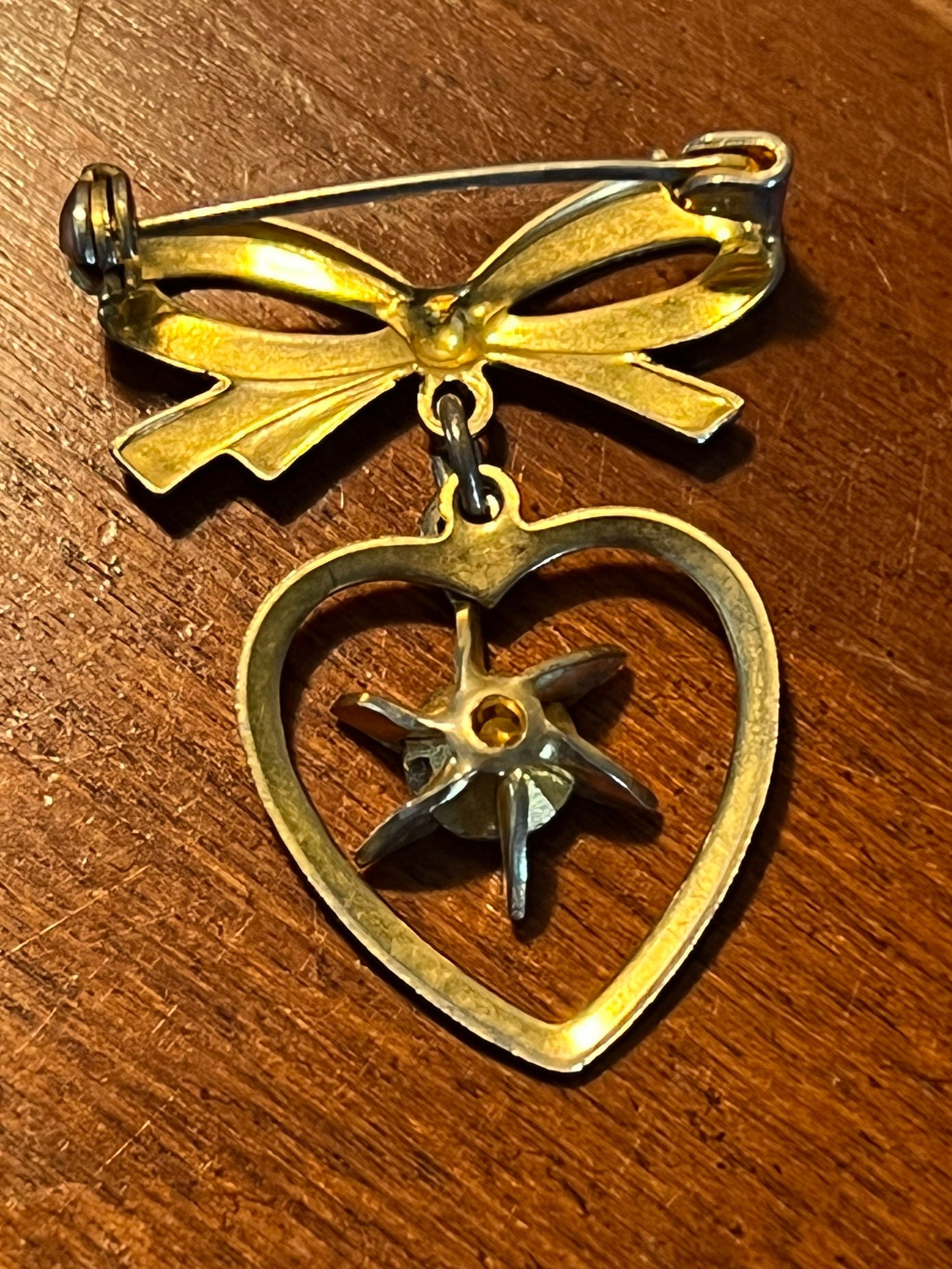 Vintage bow and heart pin jewelry brooch gift gold tone