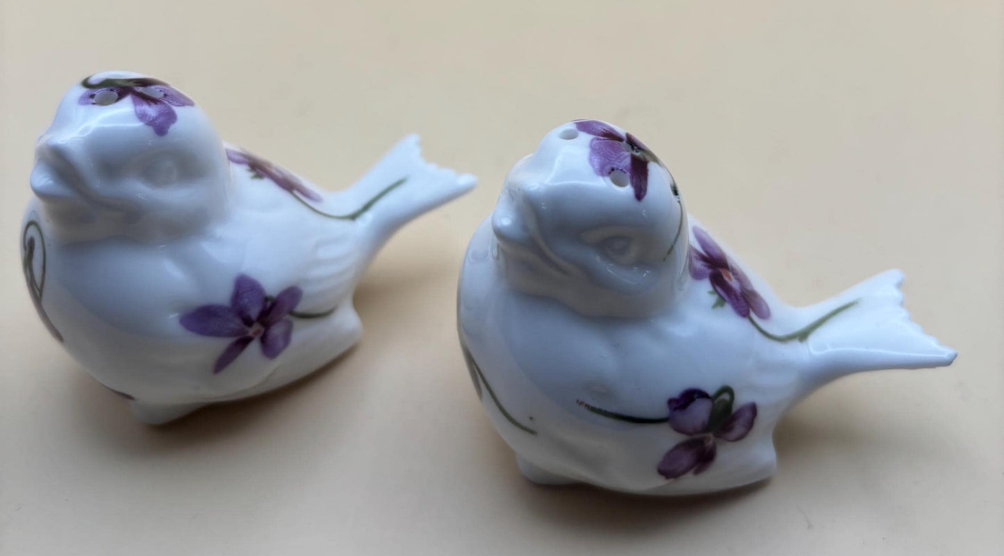 Vintage Hammersley Fine Bone China Bird Salt & Pepper Shakers Hand Painted Victorian Violets Lover Antiques and Vintage