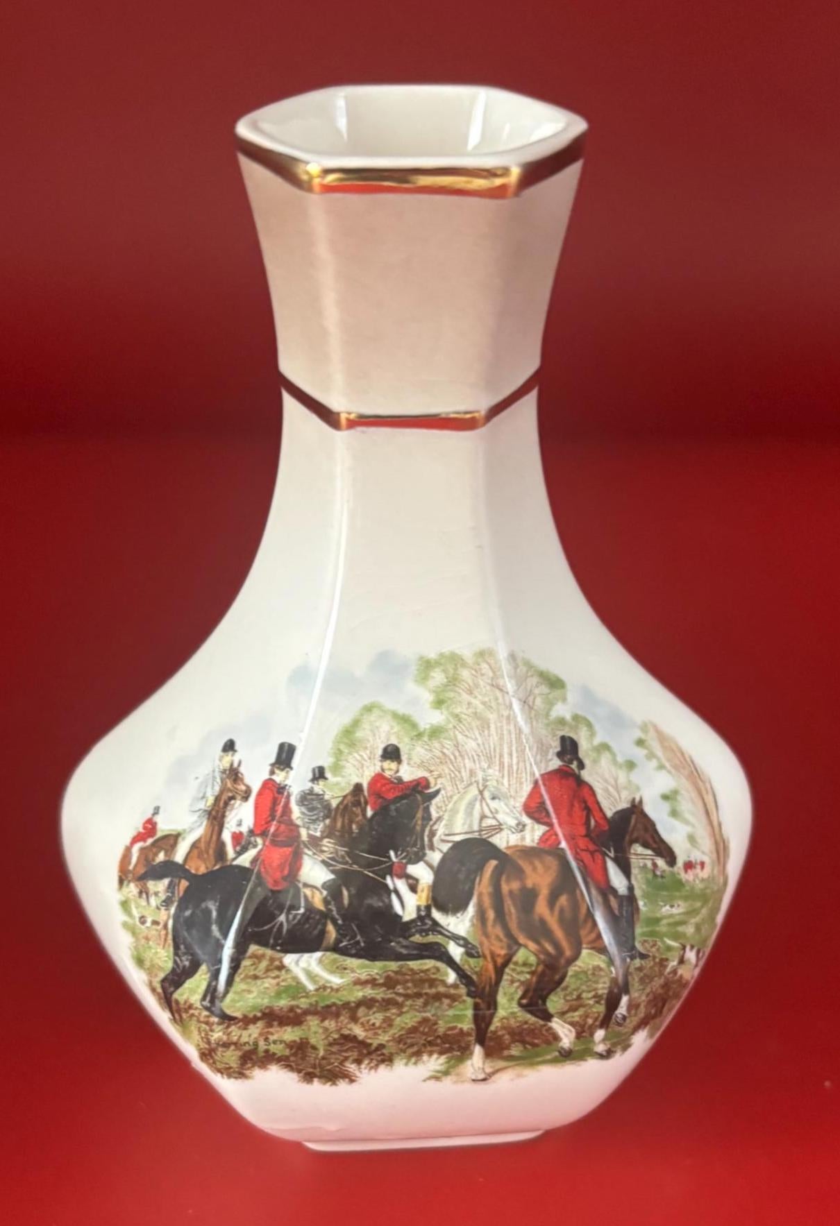Royal Worcester Palissy Vase, Feauring Hunting Scenes Pattern, Hand Painted Porcelain, Lover Antiques and Vintage