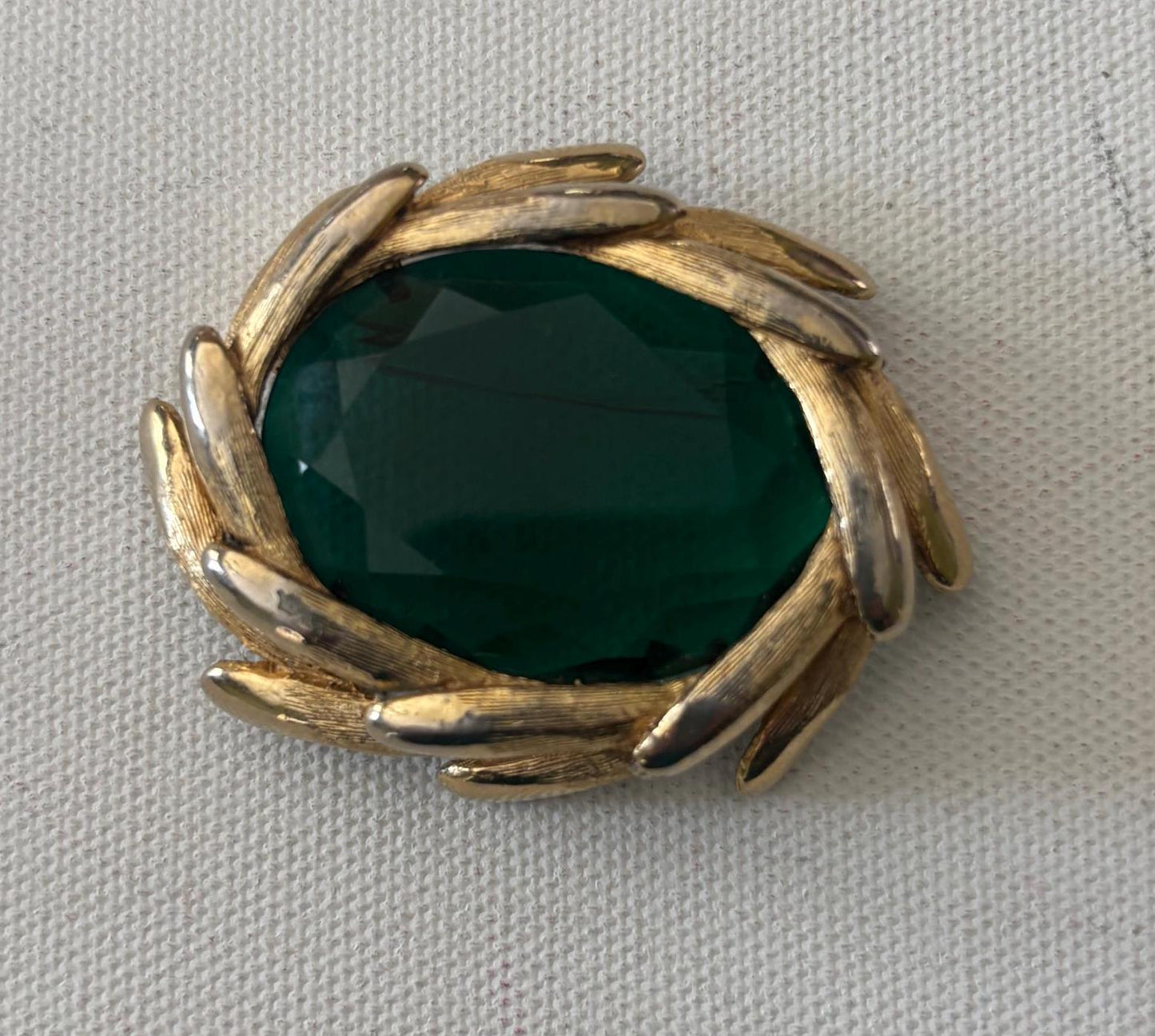 Vintage Emerald Green and Gold Brooch Pin Lover Antiques and Vintage