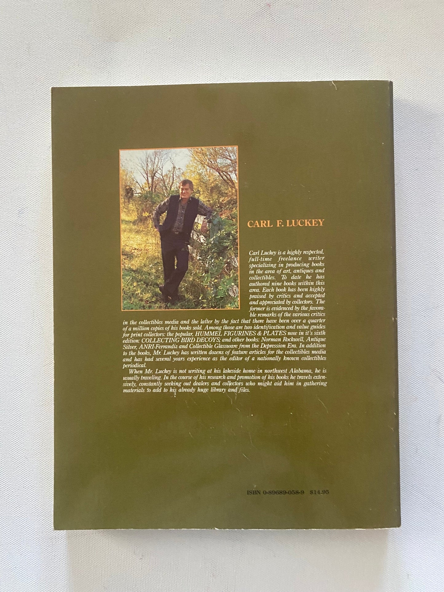 Vintage Fishing Lures & Tackle Book: Identification and Value Guide
